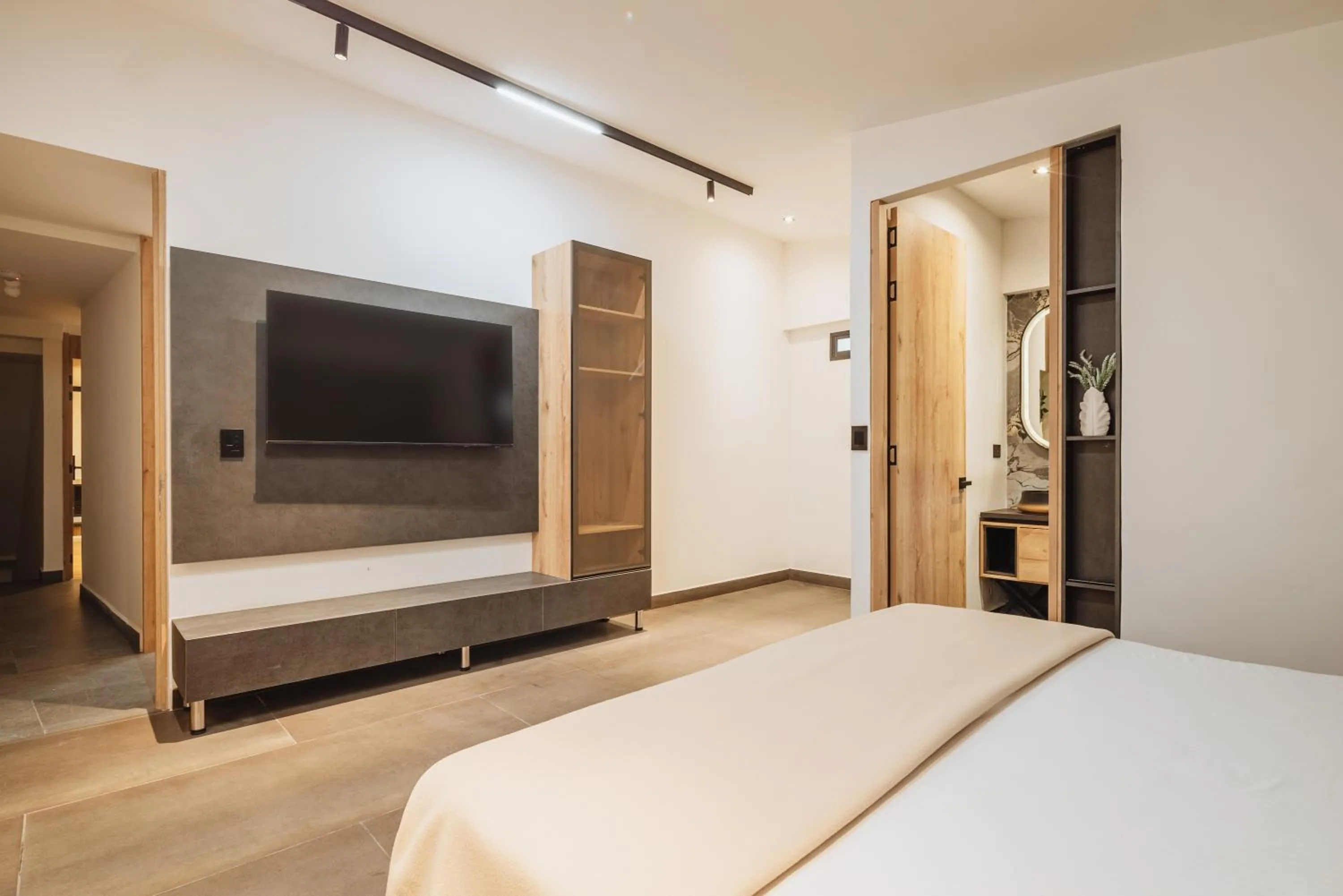 TV and multimedia, Bed in Green House Hotel