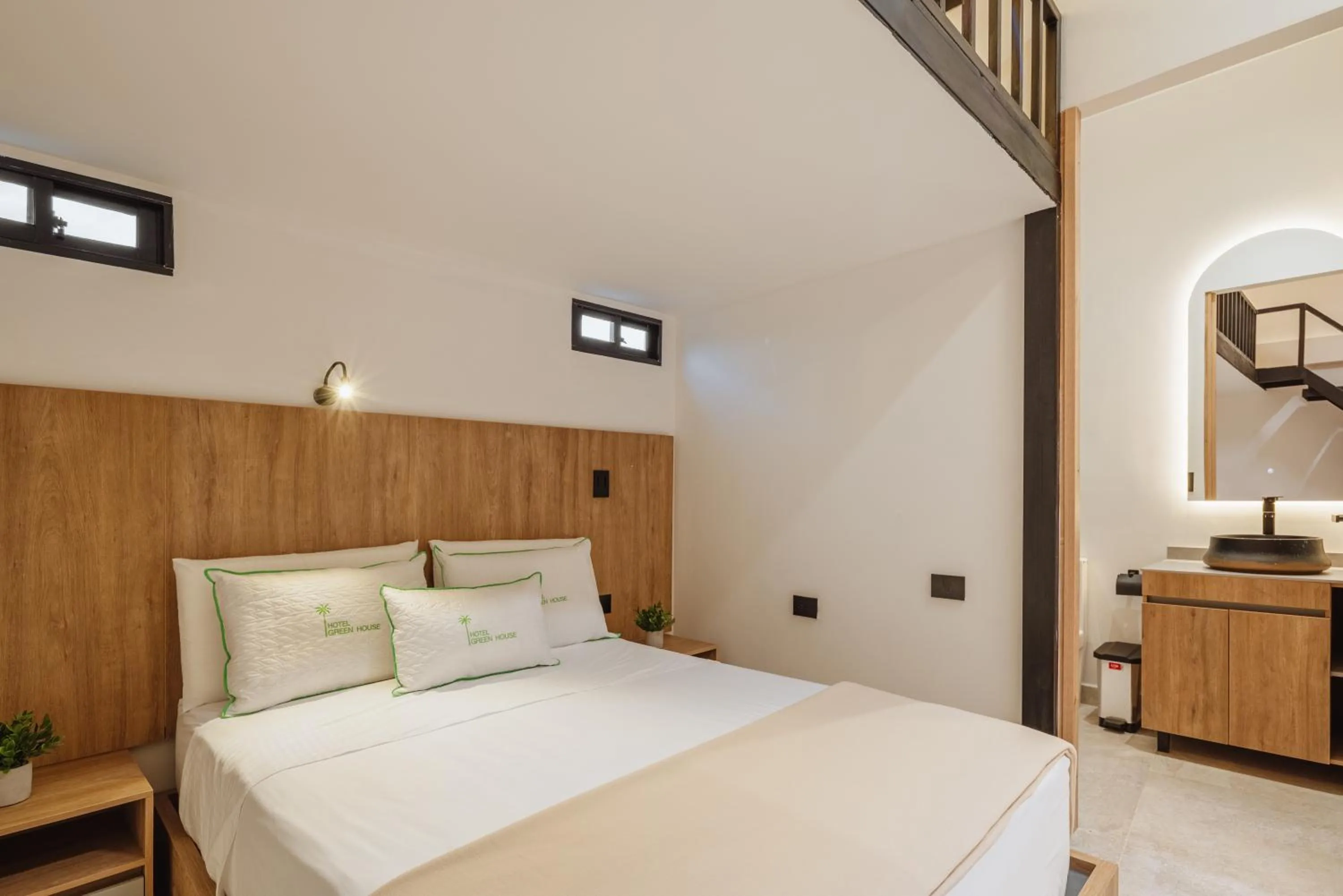 Photo of the whole room, Bed in Green House Hotel