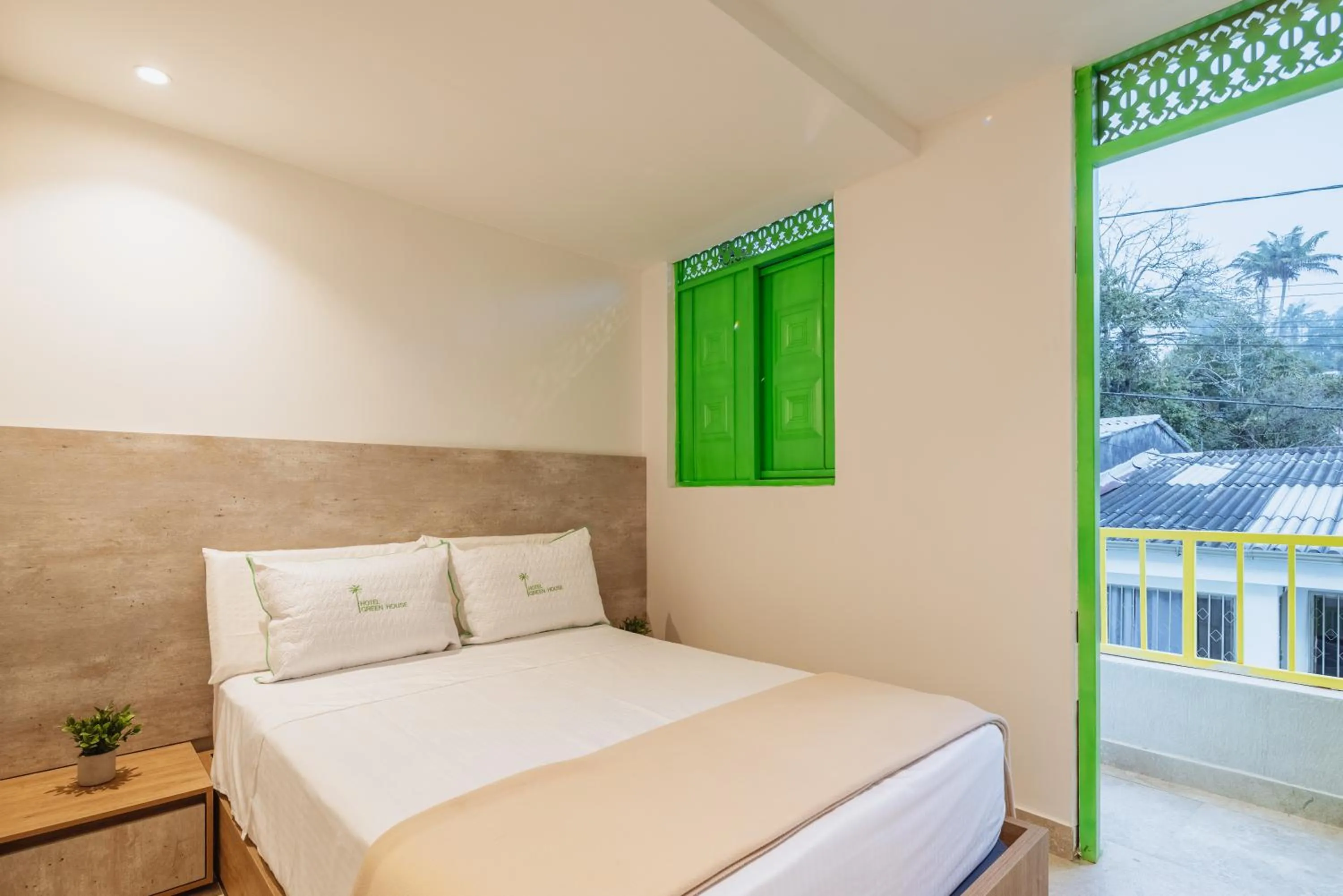 Photo of the whole room, Bed in Green House Hotel