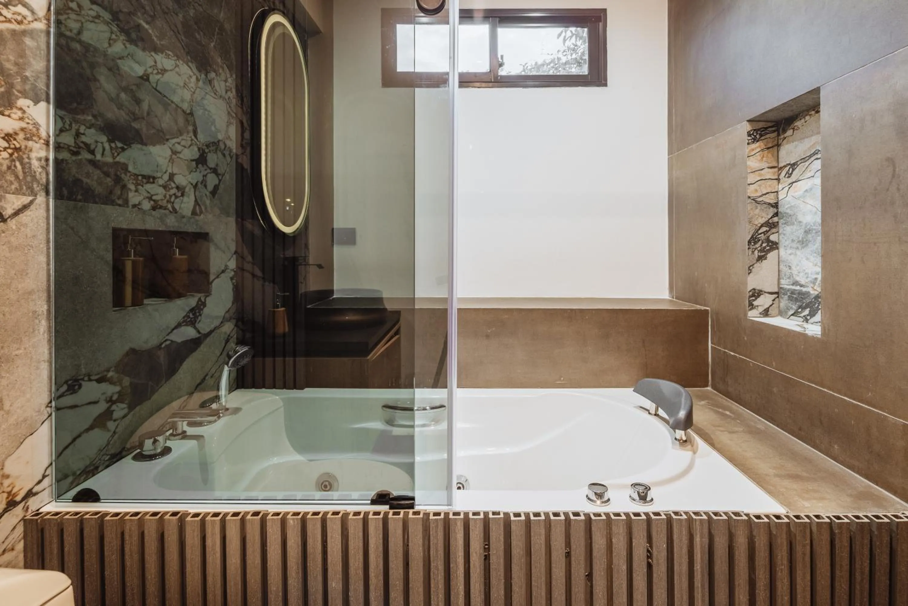Shower in Green House Hotel