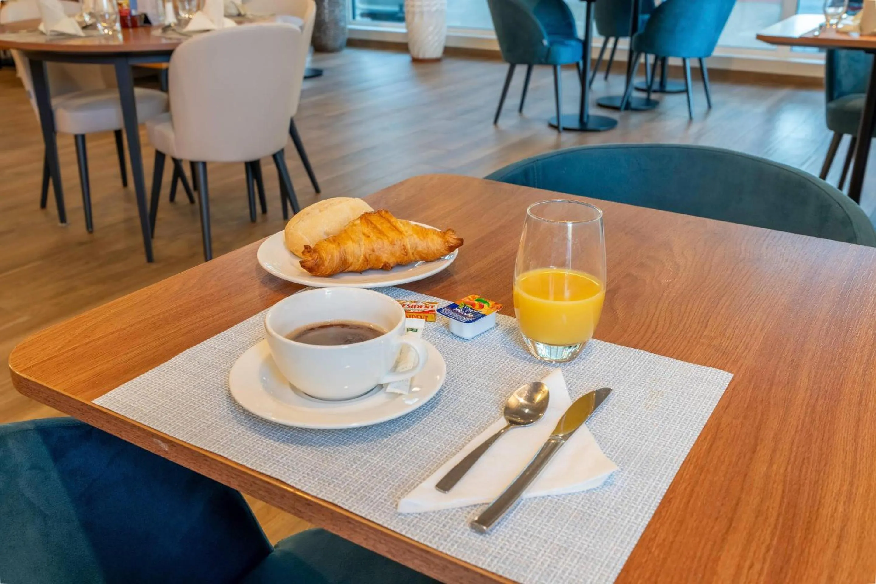 Breakfast in Quality Aparthotel Choisy Orly Airport