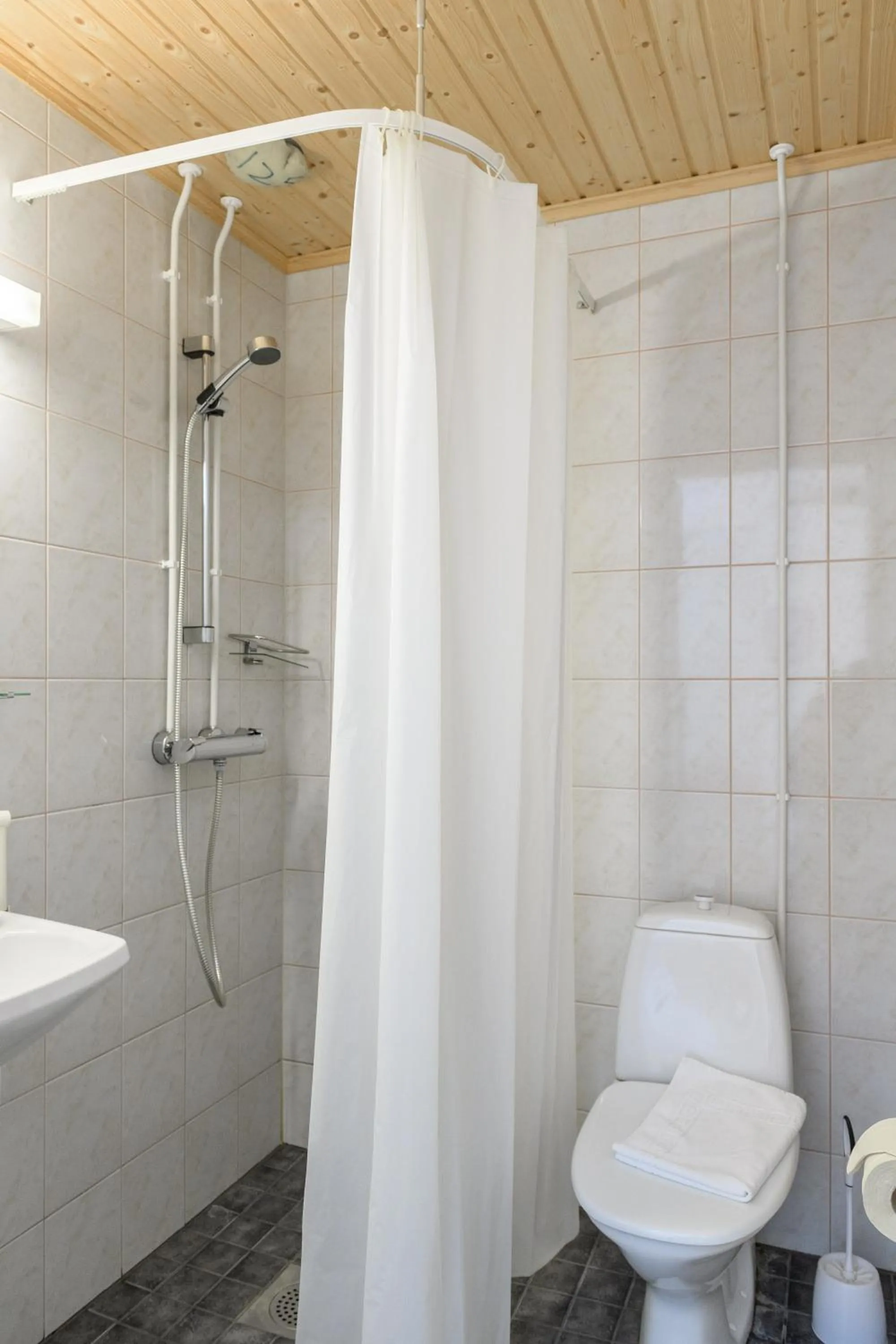 Shower in FolkiaCenter Gästhem - Vieraskoti - Guesthouse