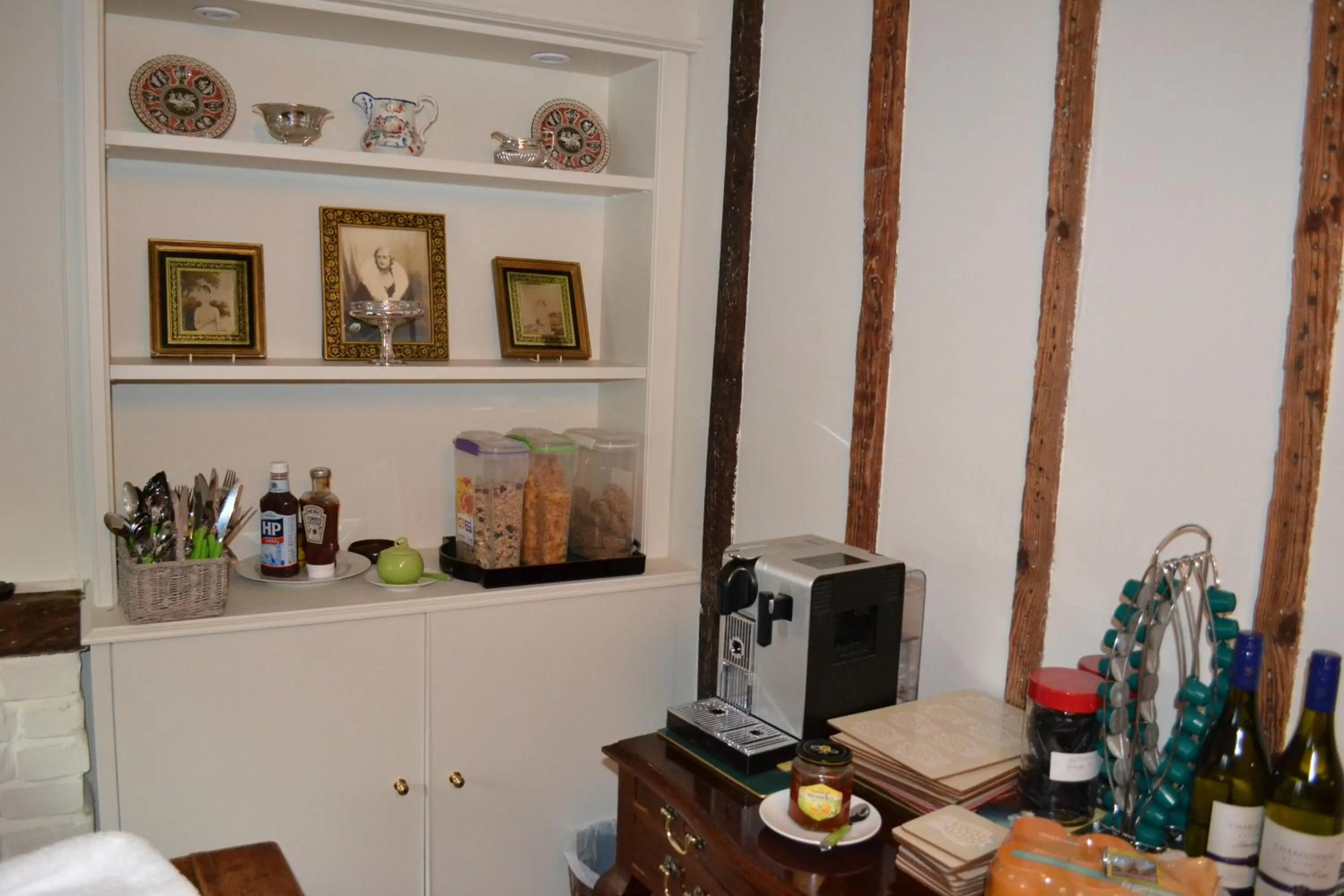 Coffee/tea facilities in Hedingham Old Pottery