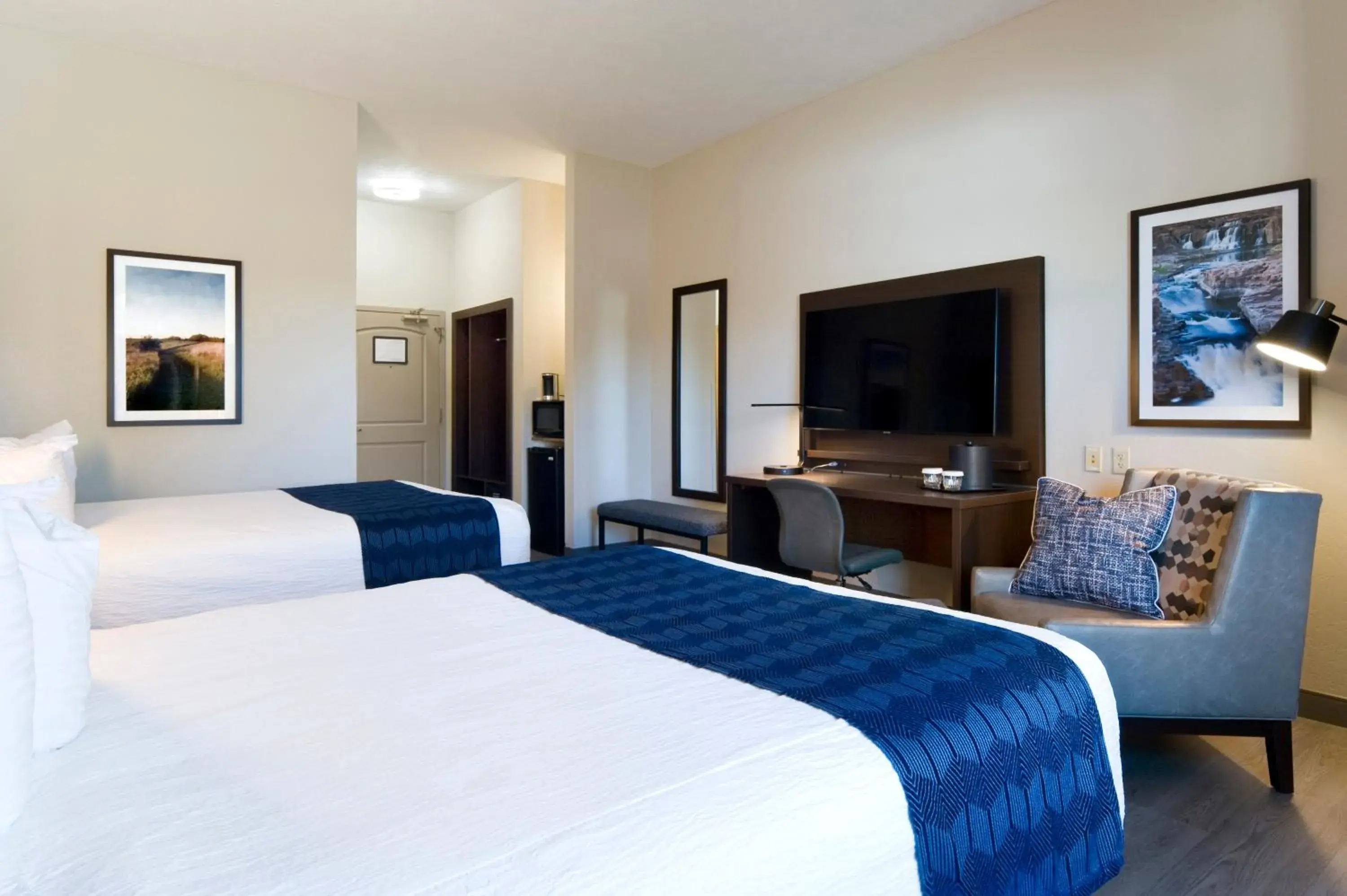 Photo of the whole room, Bed in ClubHouse Hotel Sioux Falls Photo of the whole room, Bed in ClubHouse Hotel Sioux Falls