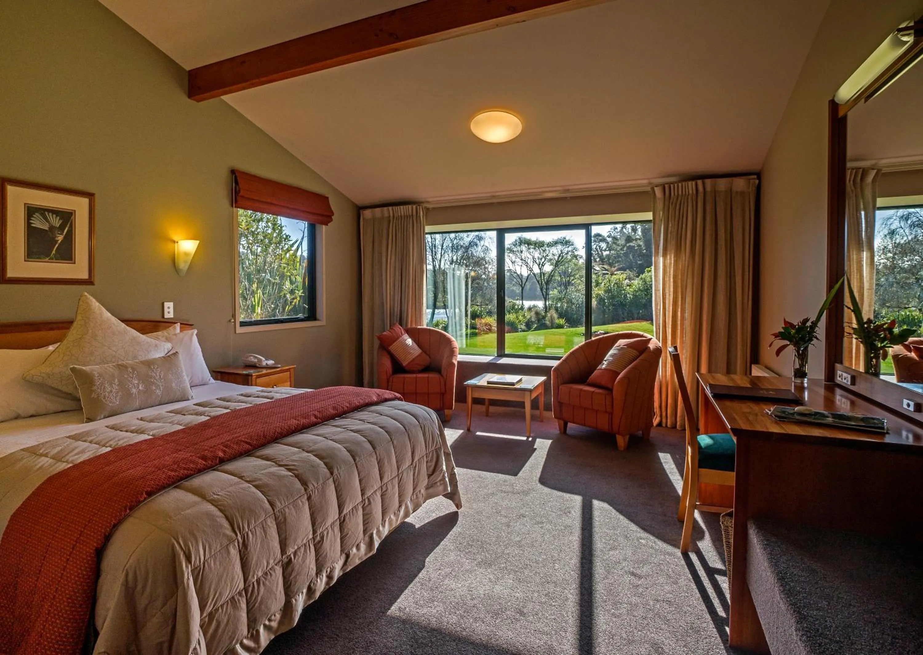 Double or Twin Room with Rainforest View in Wilderness Lodge Lake Moeraki