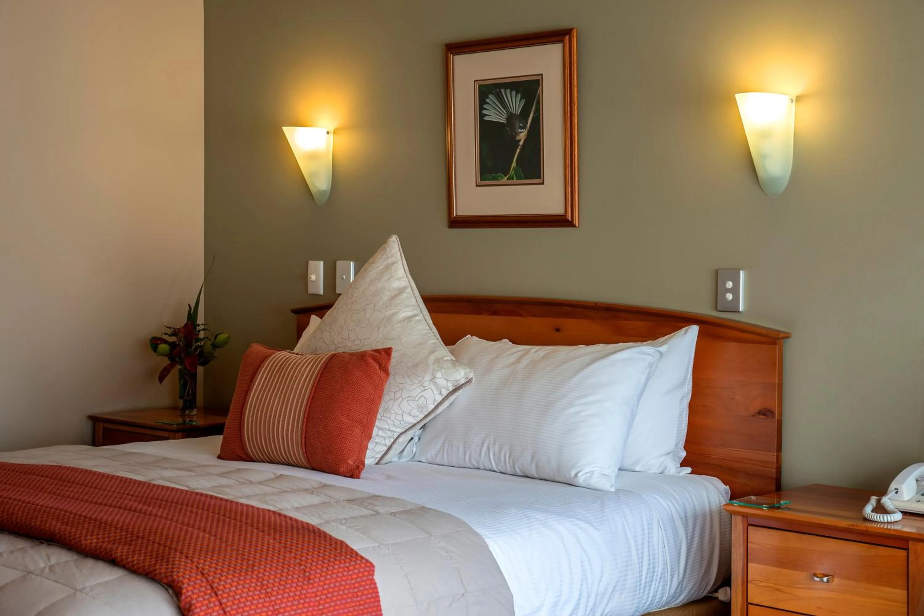Double or Twin Room with Rainforest View in Wilderness Lodge Lake Moeraki