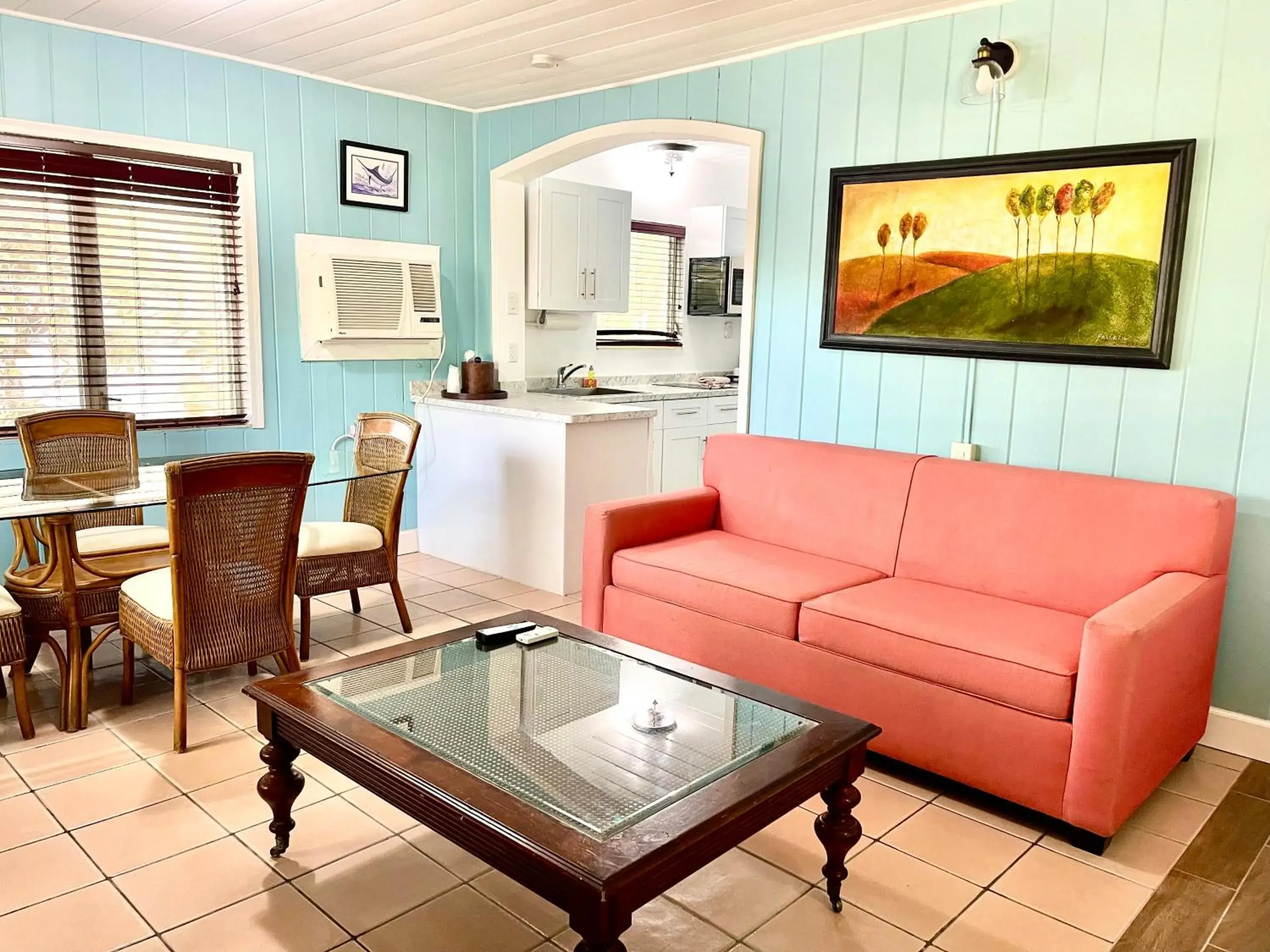 Living room in The Pelican Key Largo Cottages Living room in The Pelican Key Largo Cottages