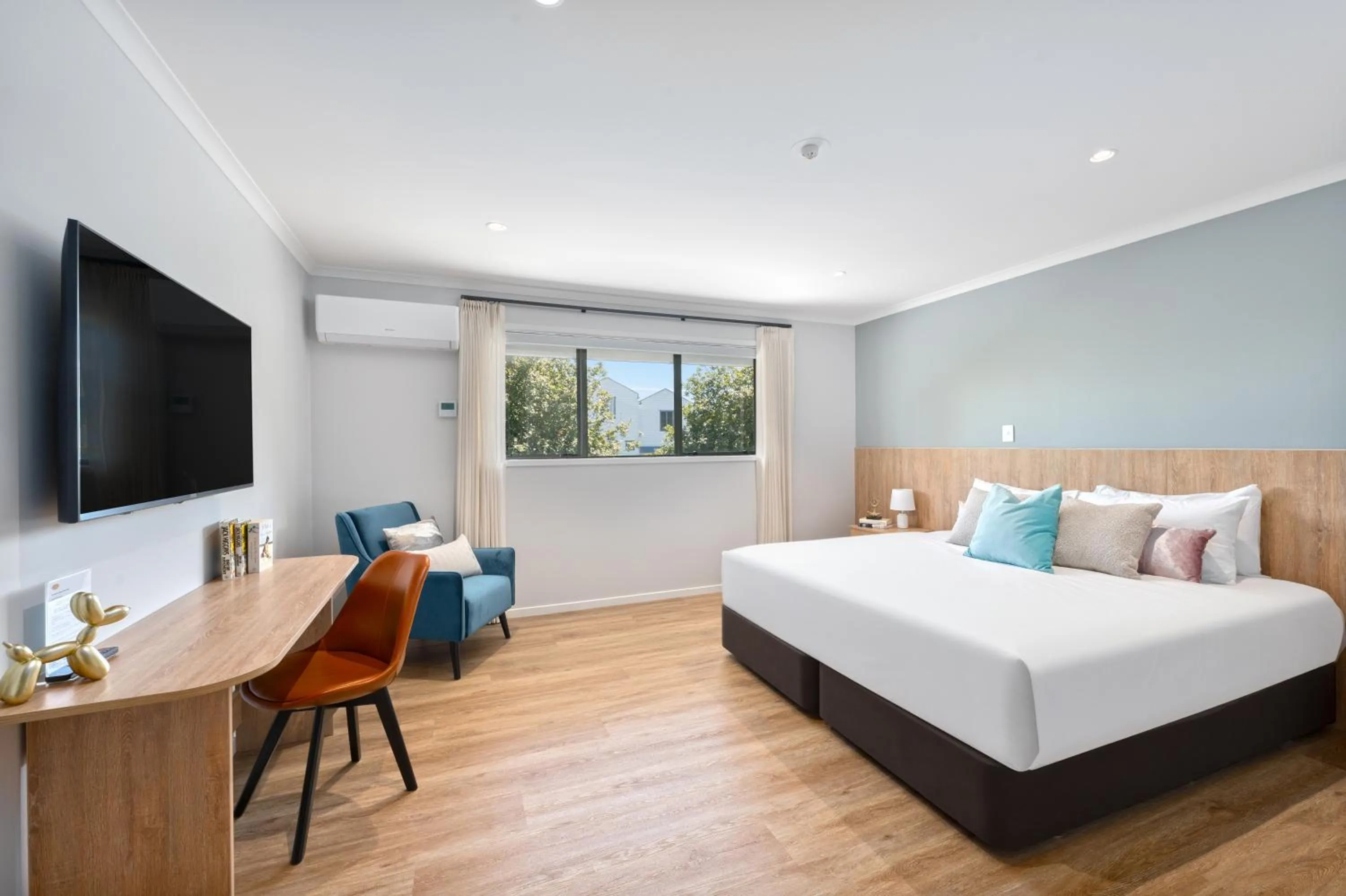 Bed in Albany Oak Motel