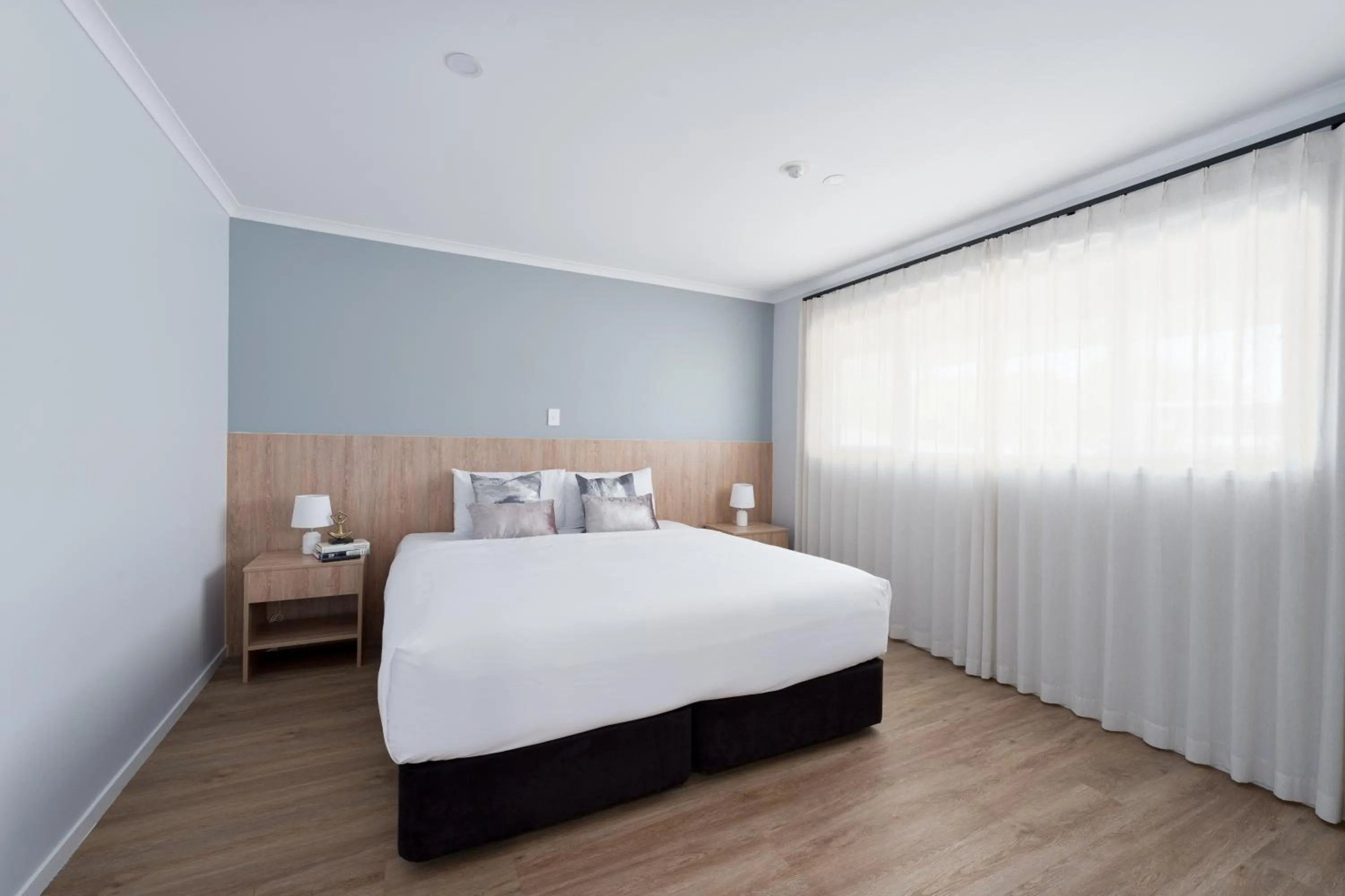 Bed in Albany Oak Motel