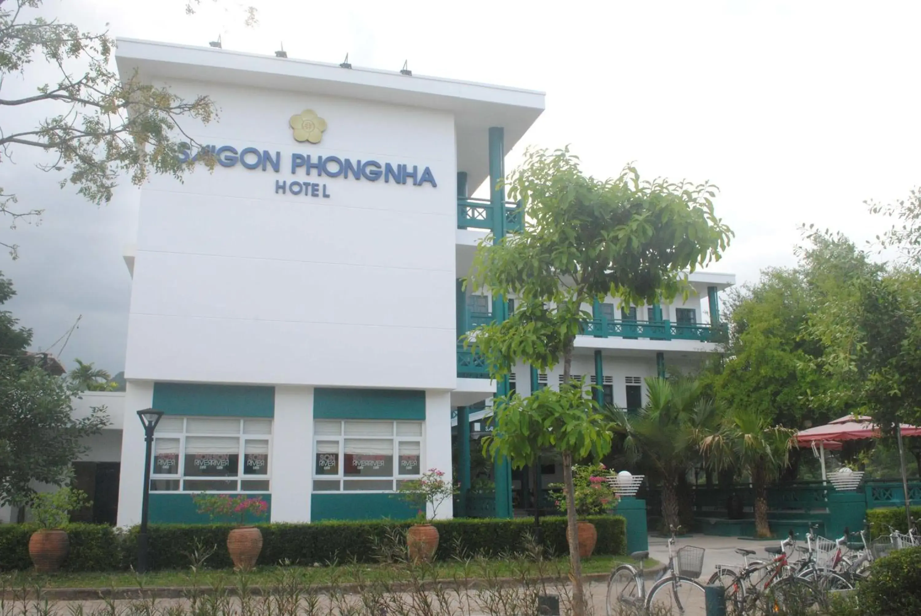 Property building in Sai Gon Phong Nha Hotel Property building in Sai Gon Phong Nha Hotel