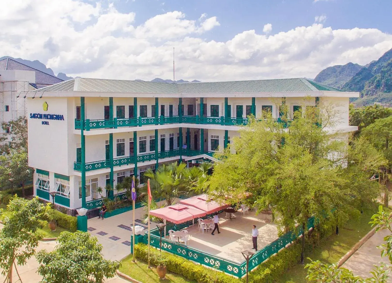 Property building in Sai Gon Phong Nha Hotel Property building in Sai Gon Phong Nha Hotel