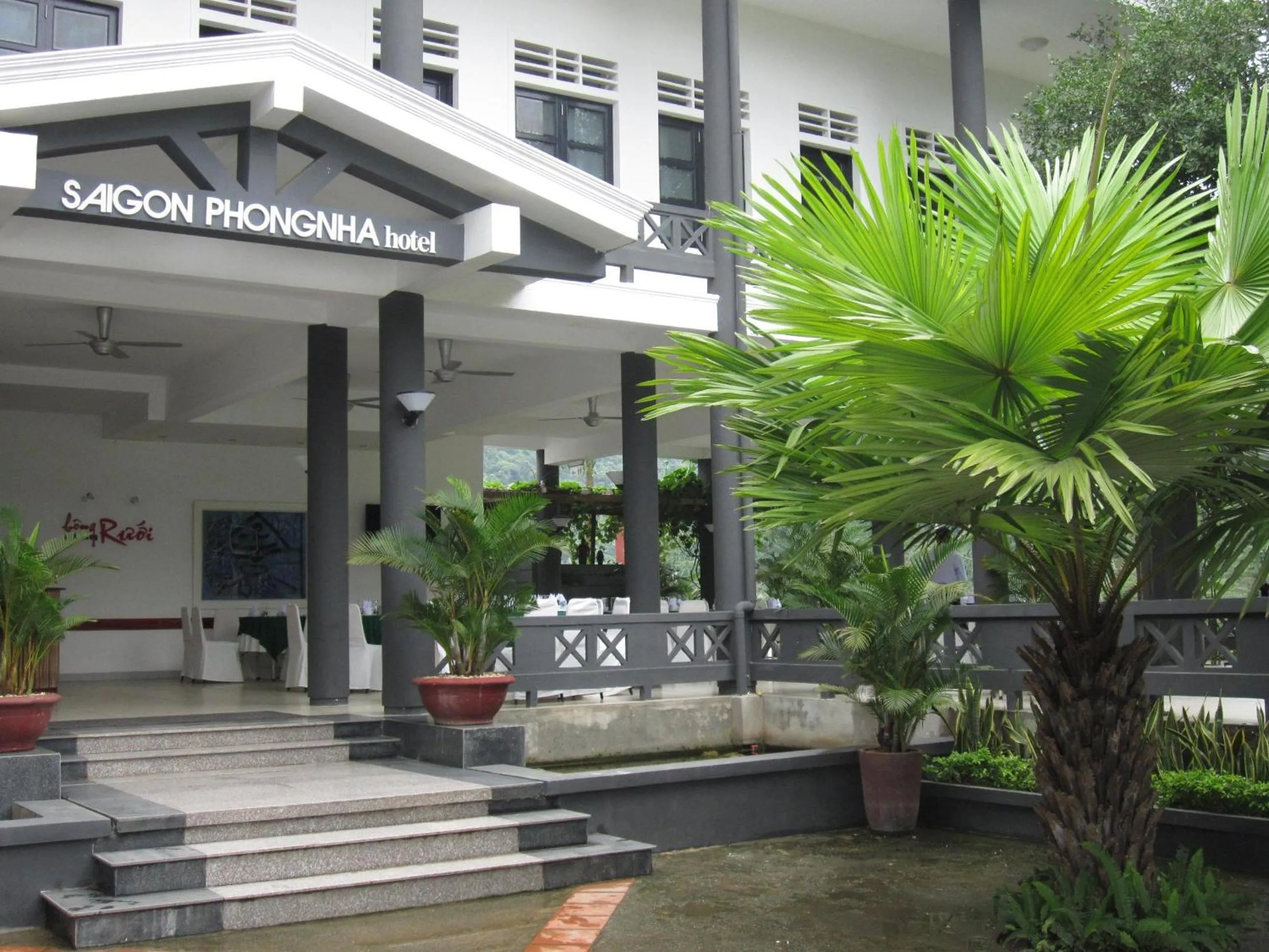 Property building in Sai Gon Phong Nha Hotel