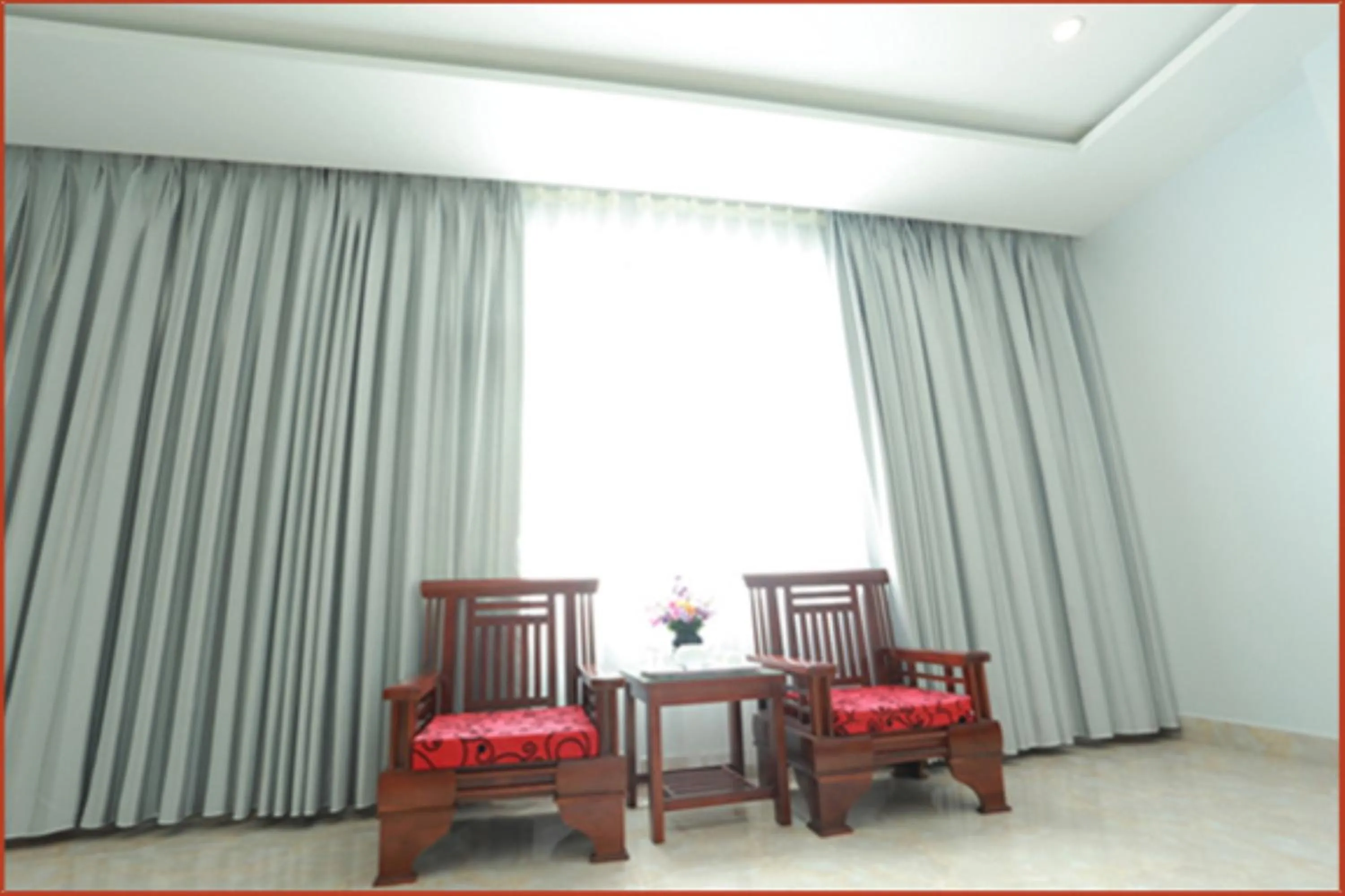 Bedroom in Tan Truong Son Hotel