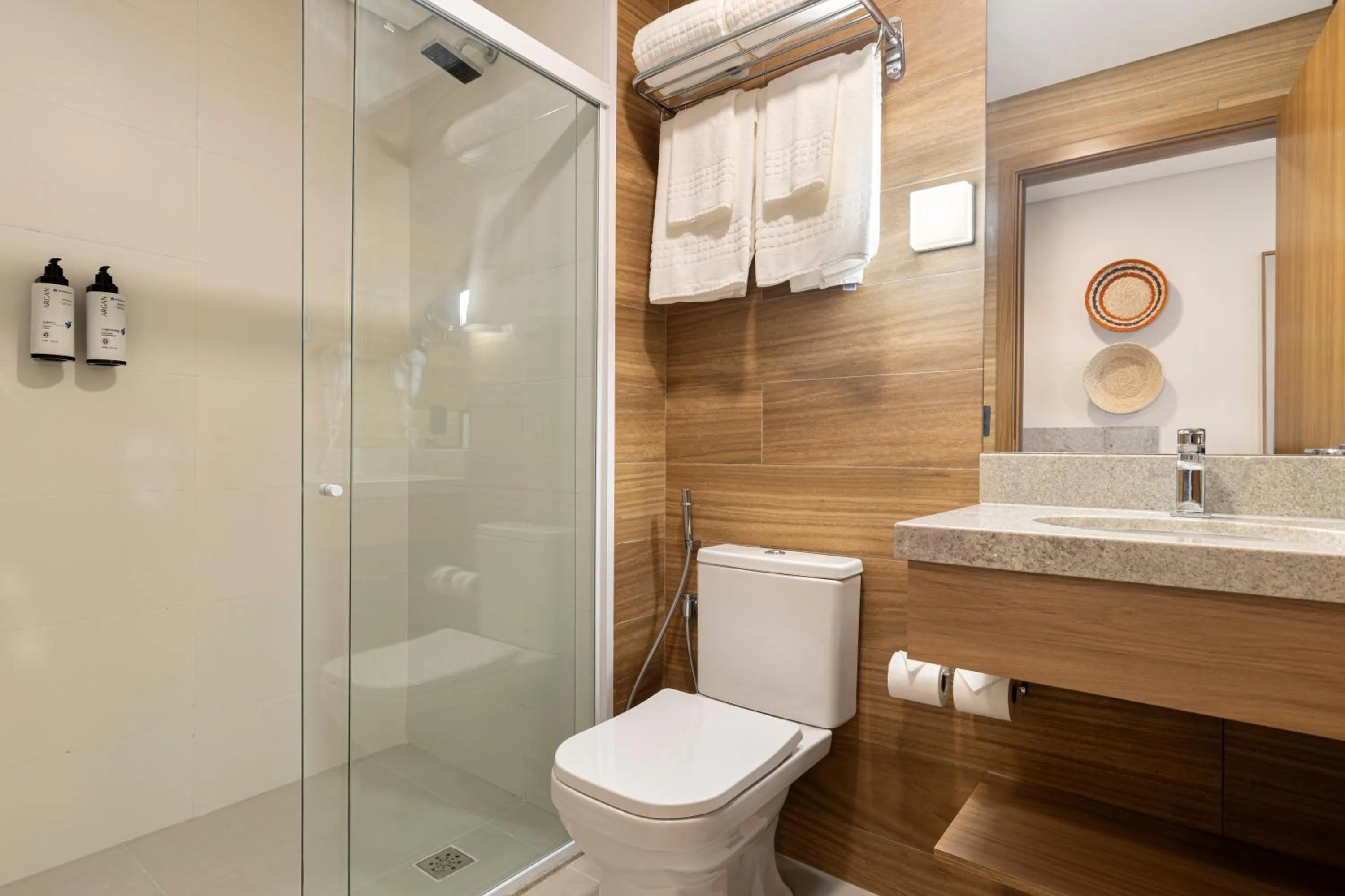 Queen Room with Sofa Bed and Ocean View - single occupancy - Mobility Accessible/Non-Smoking in Wyndham Natal Pitangui Praia