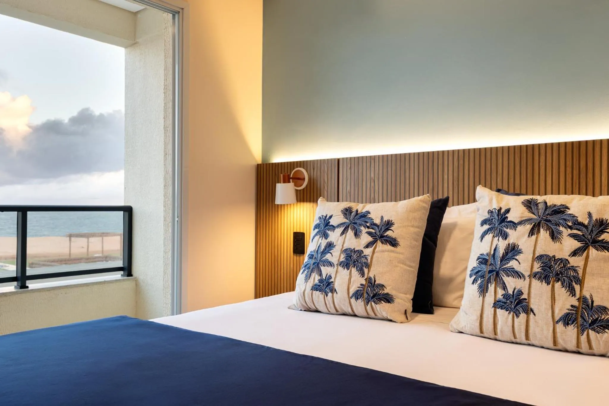 Queen Room with Sofa Bed and Ocean View - single occupancy - Mobility Accessible/Non-Smoking in Wyndham Natal Pitangui Praia