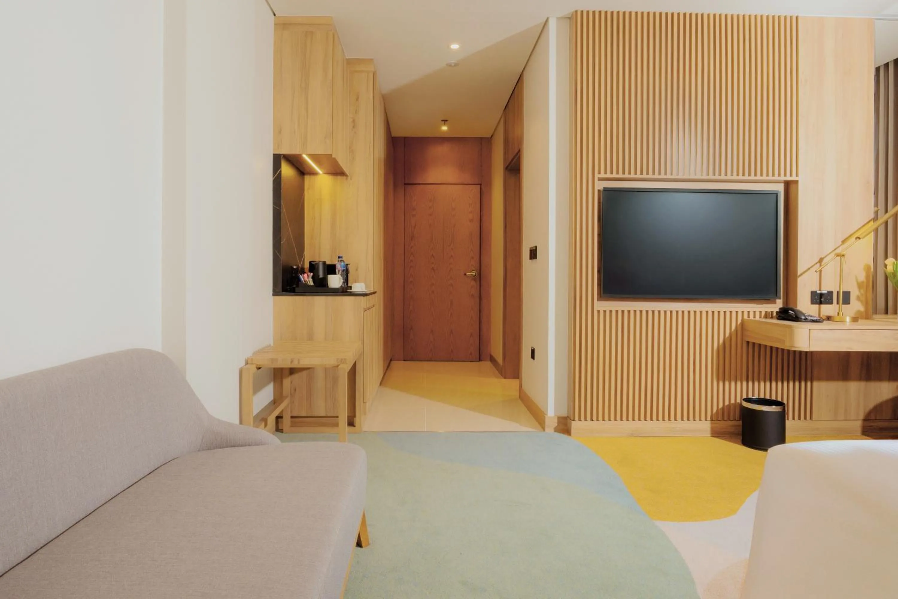 Guest Room King bed in Edge Riyadh Al Rabie