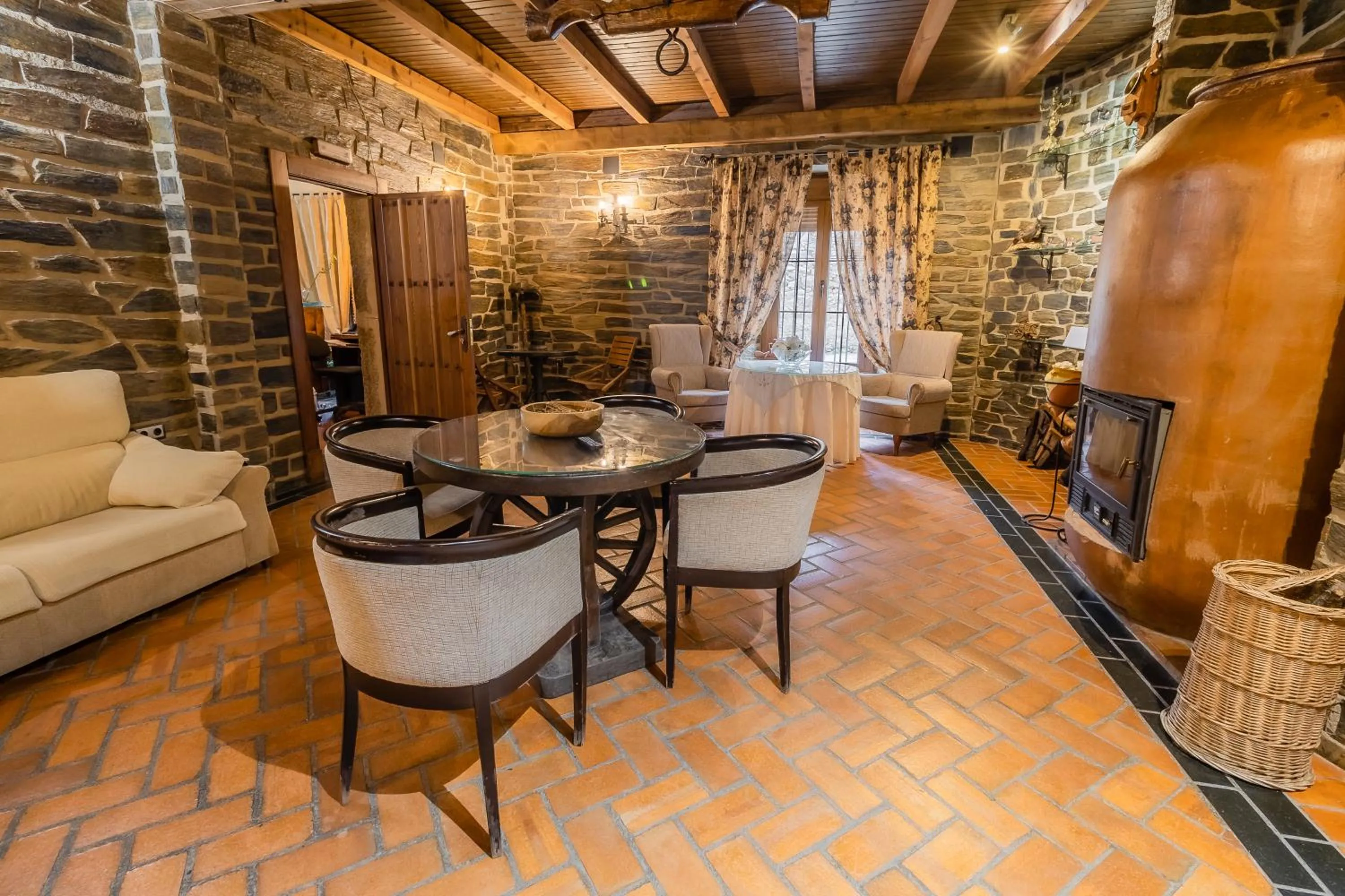 Lobby or reception in Hotel Rural El Labriego by Vivere Stays