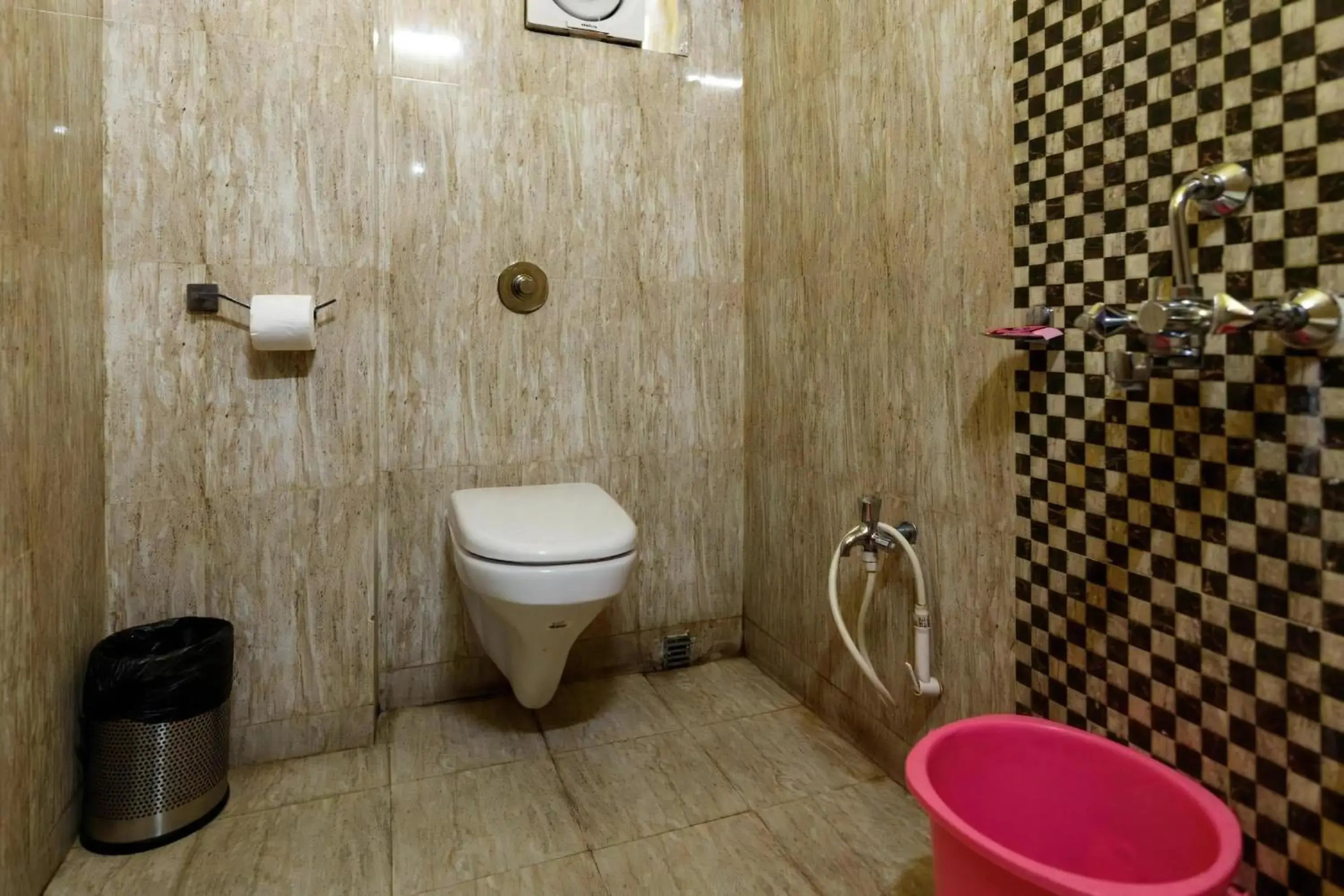 Deluxe Room with airport Drop in The Silverline Hotel Deluxe Room with airport Drop in The Silverline Hotel