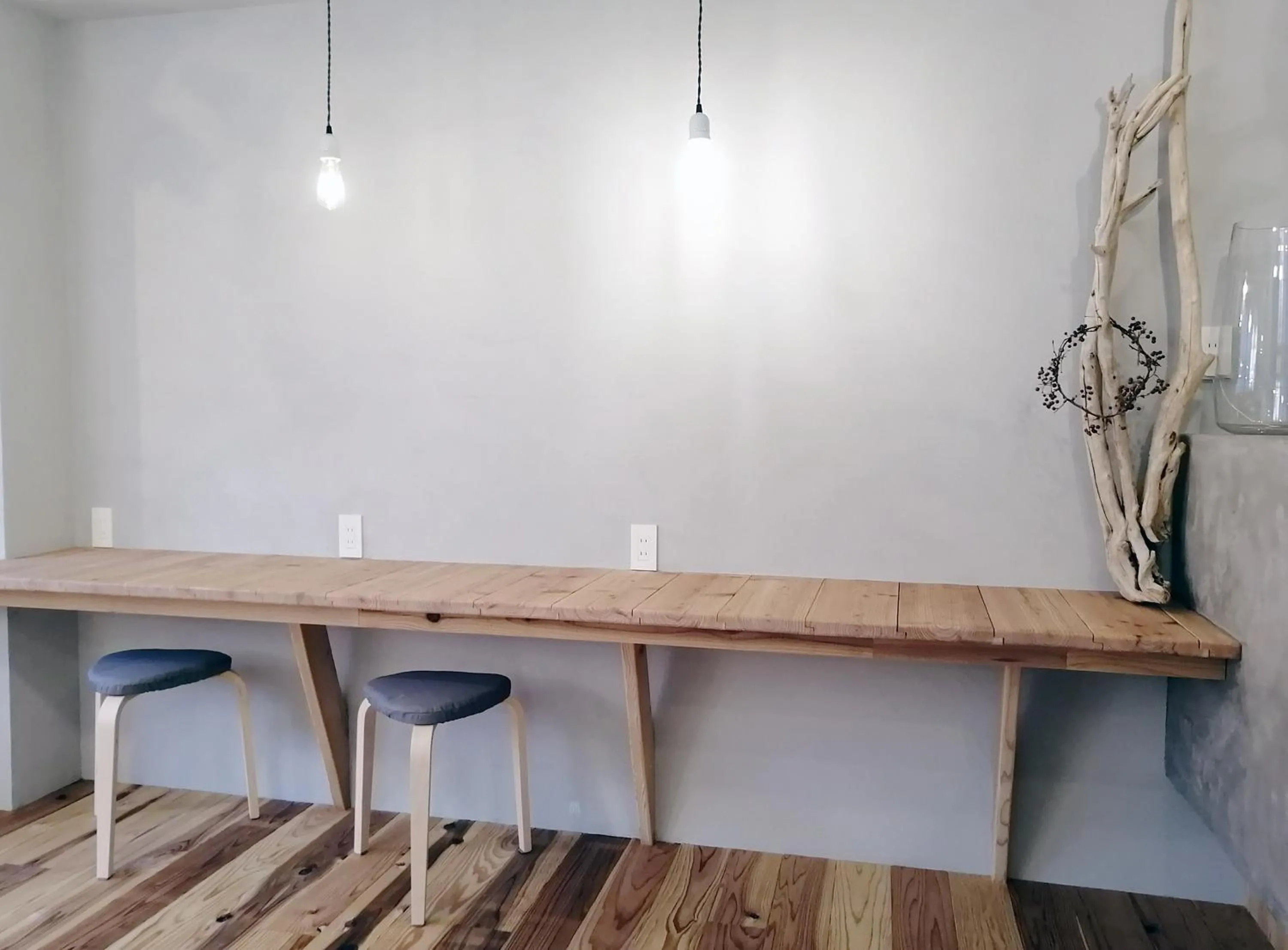 Communal lounge/ TV room in Ten to Sen Guesthouse