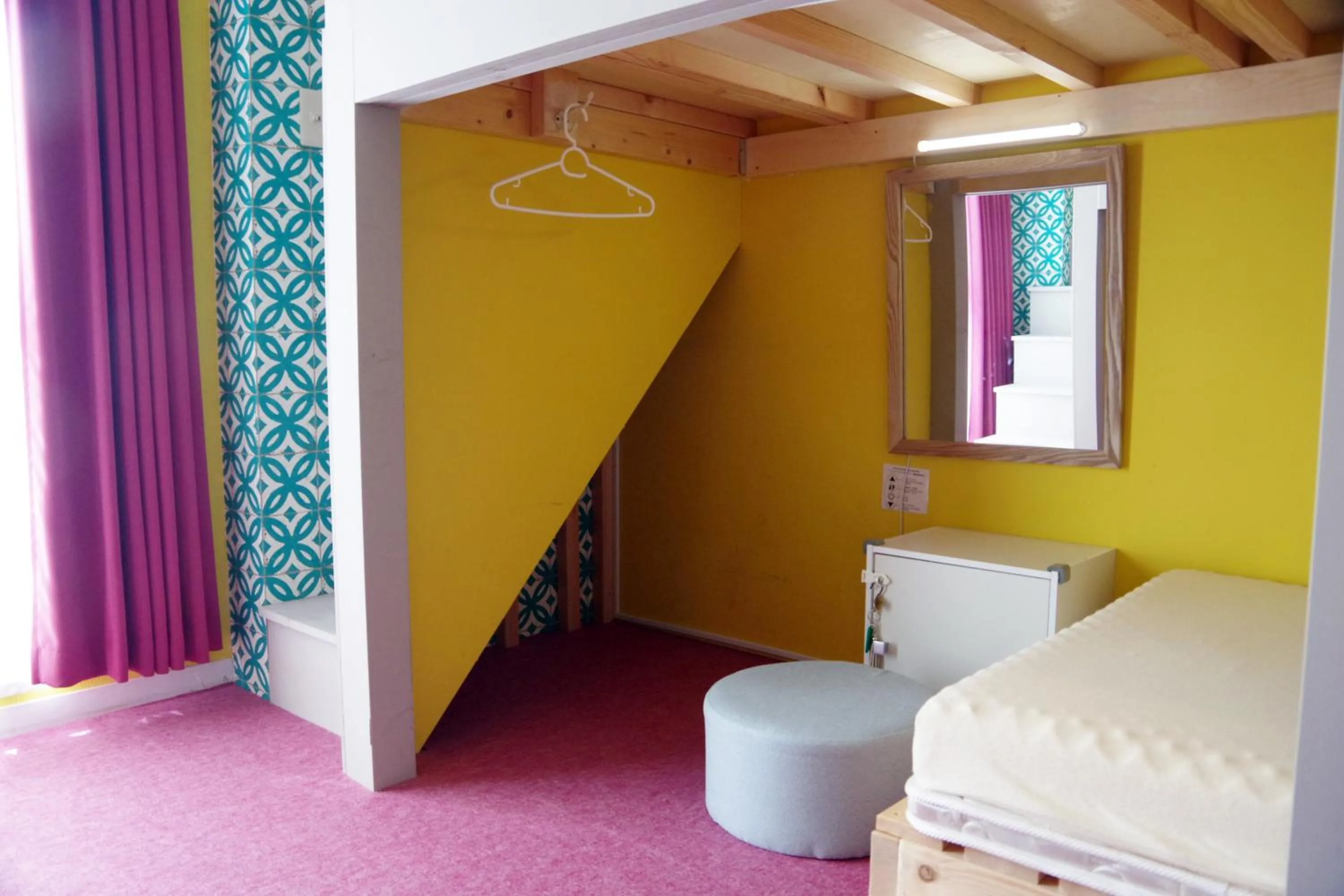 bunk bed, Bed in Ten to Sen Guesthouse