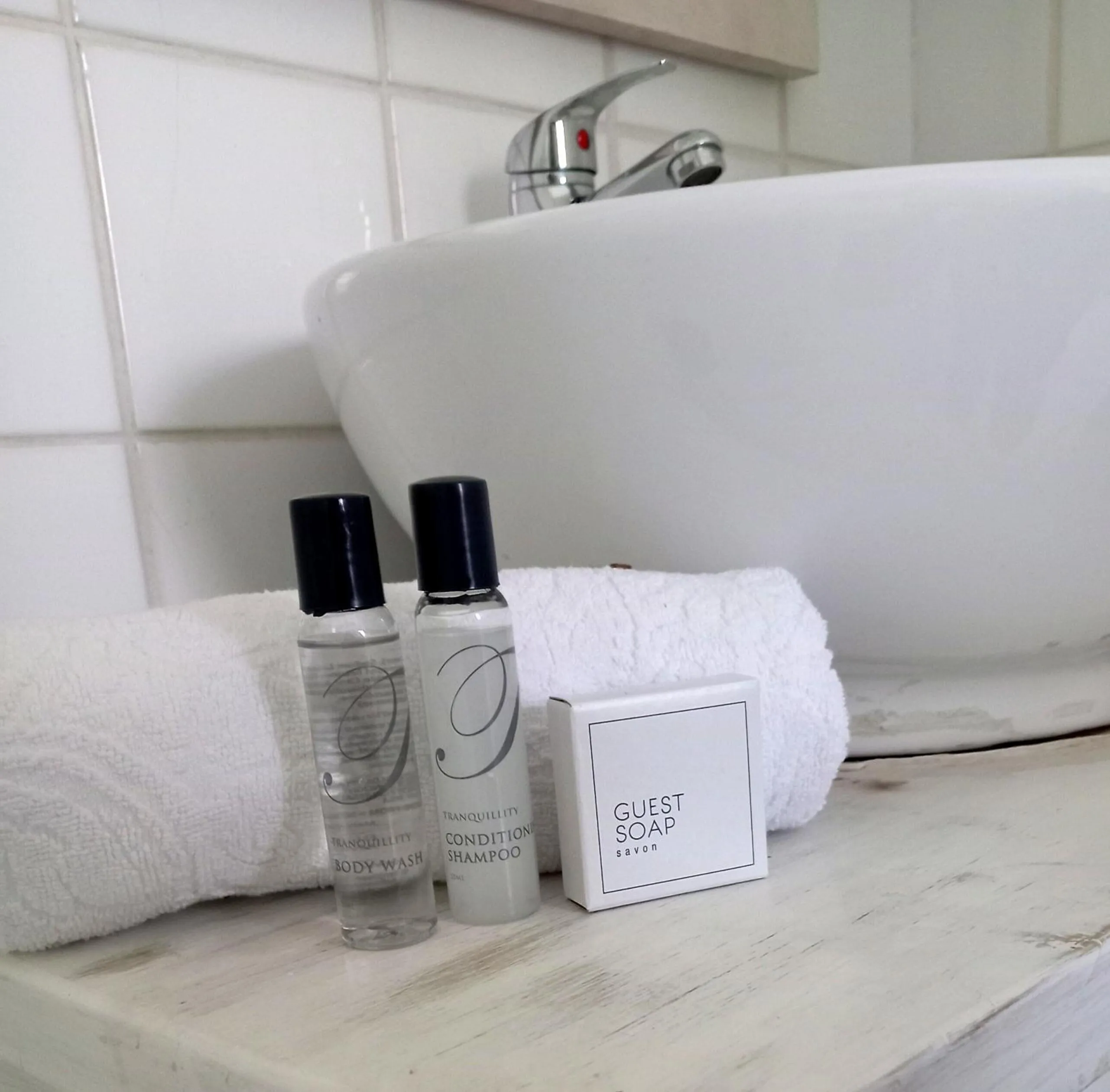 Bathroom in Le Bay Lodge