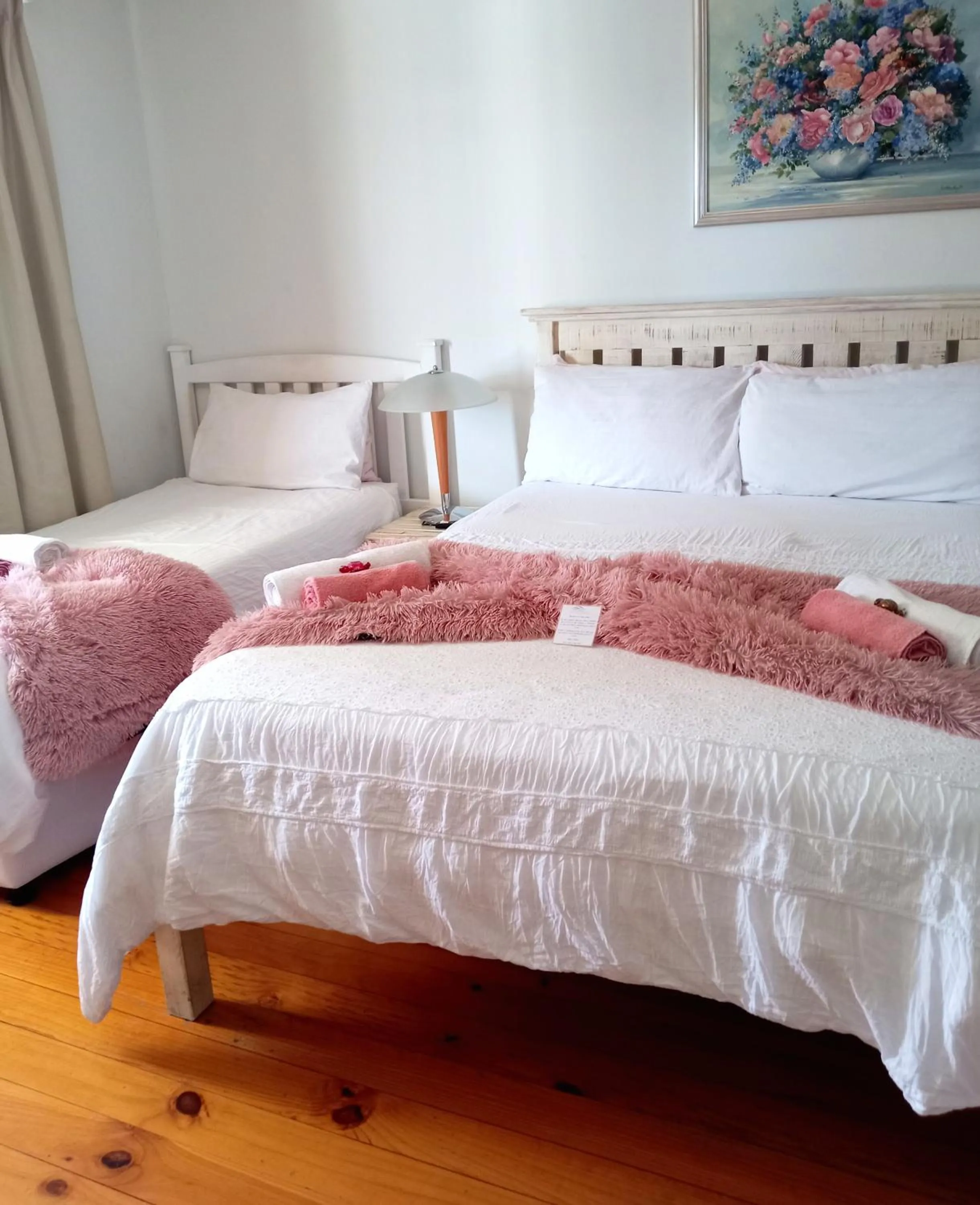 Bedroom, Bed in Le Bay Lodge