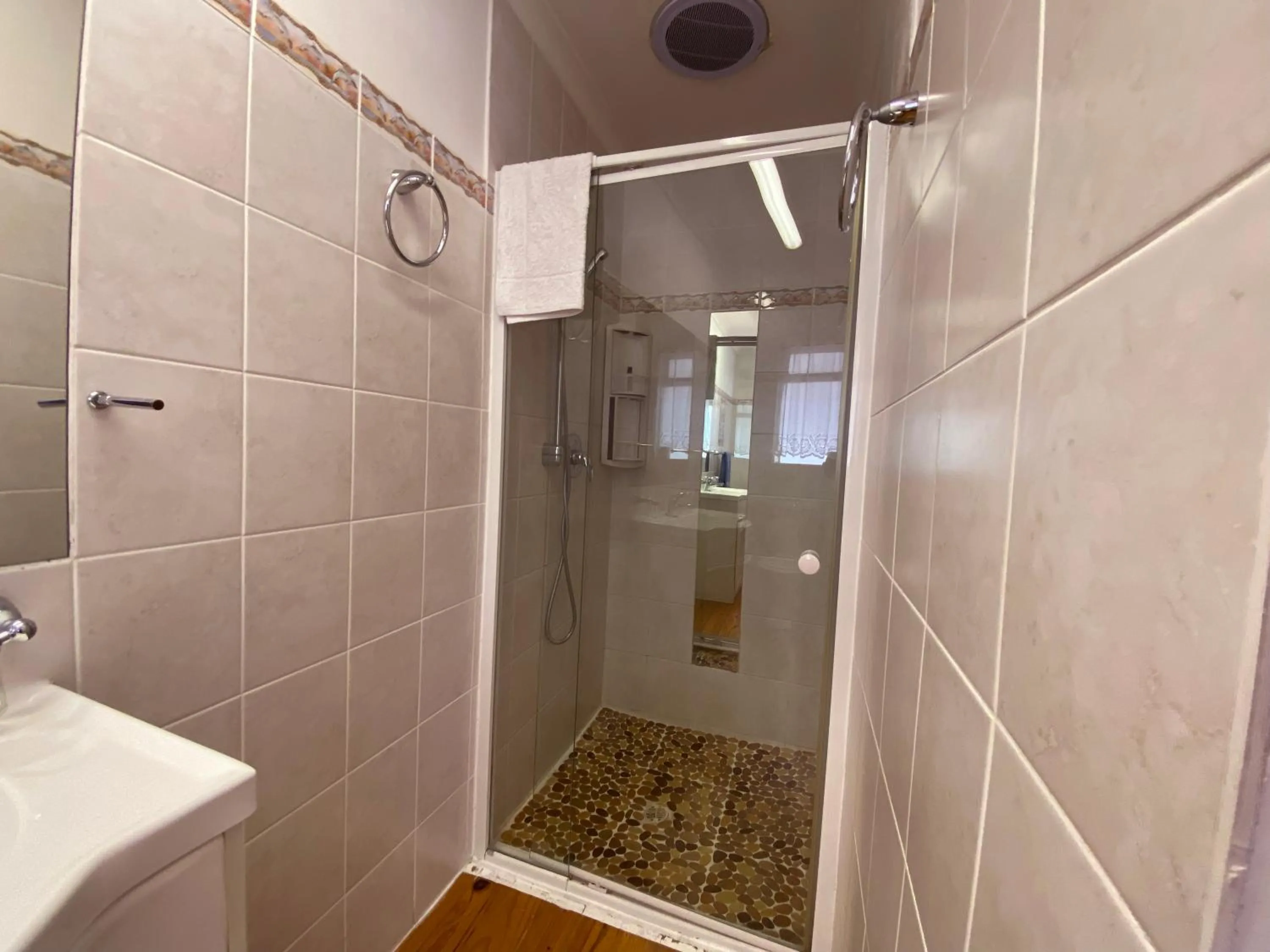 Bathroom in Le Bay Lodge