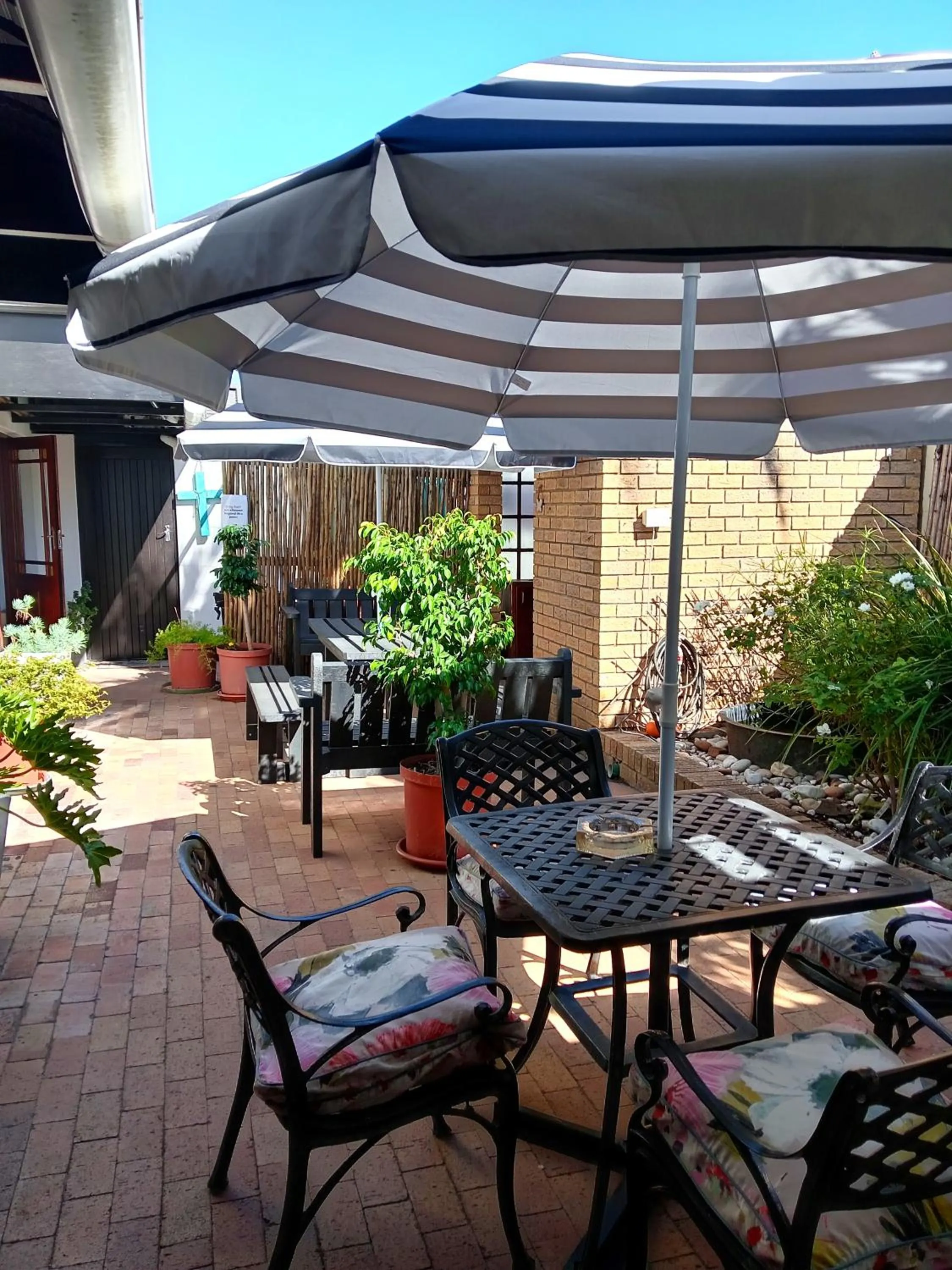 Patio in Le Bay Lodge