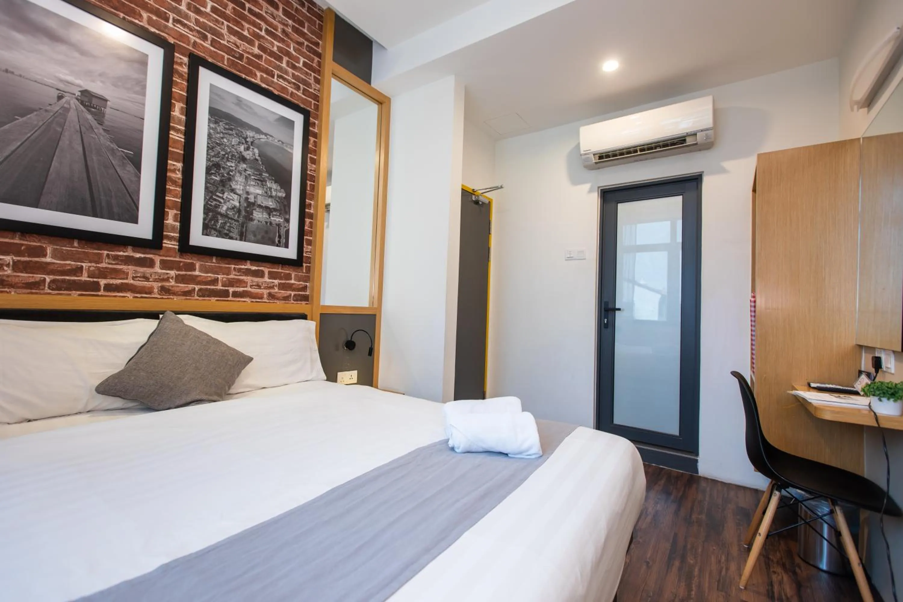 Bed in B Street Hotel