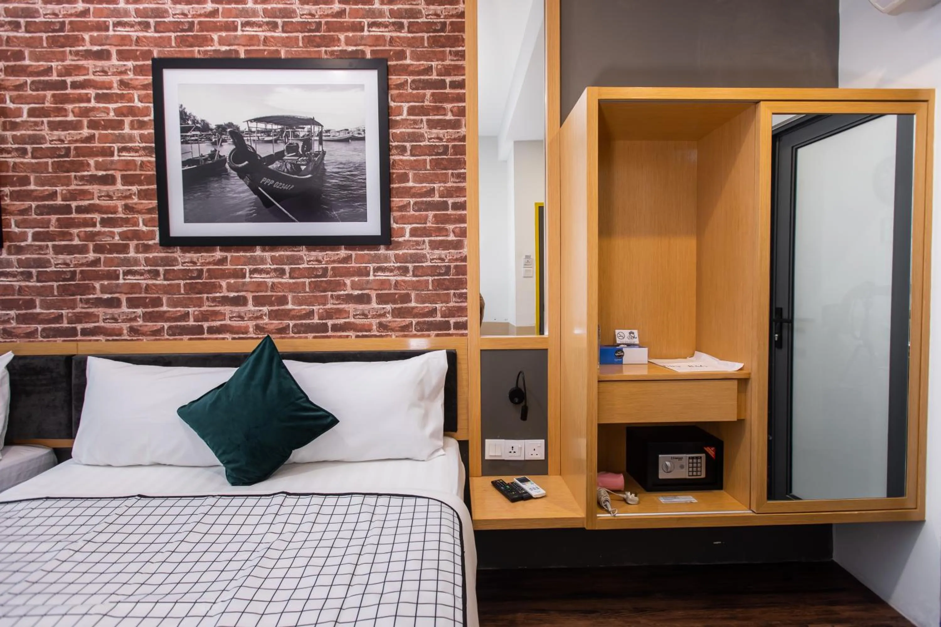 Bed in B Street Hotel