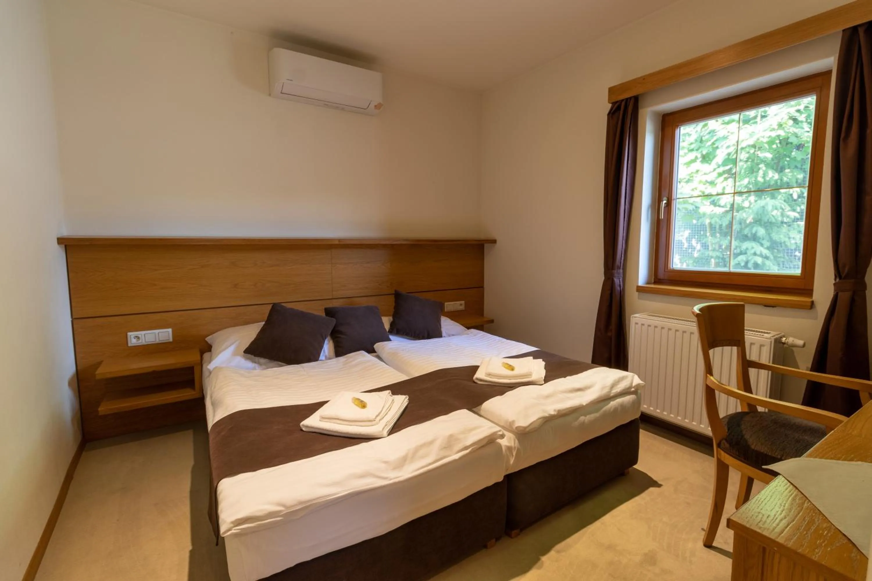 Bedroom, Bed in Hotel resort Lovecká bašta Strakonice