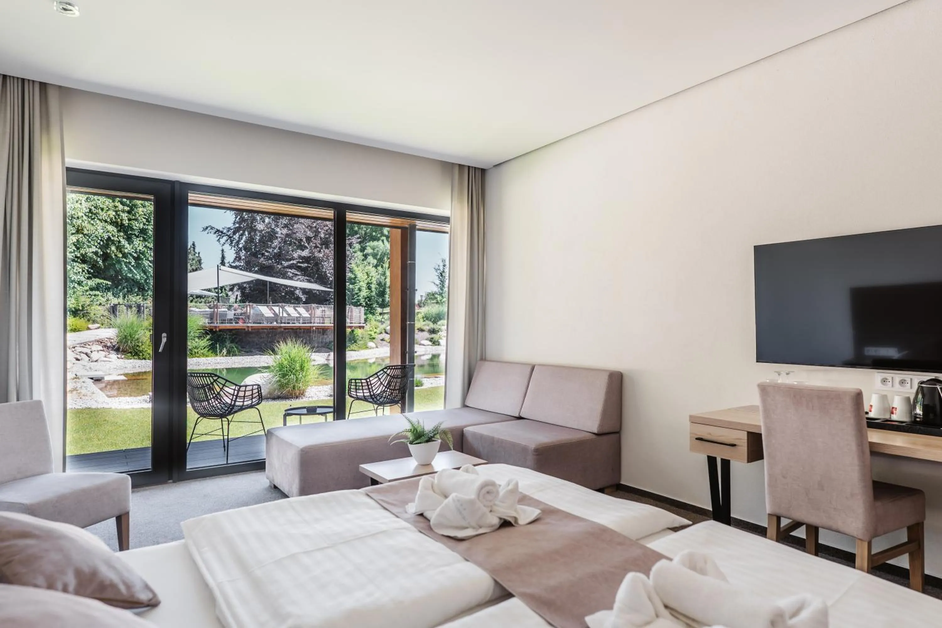 Bedroom, Bed in Hotel resort Lovecká bašta Strakonice