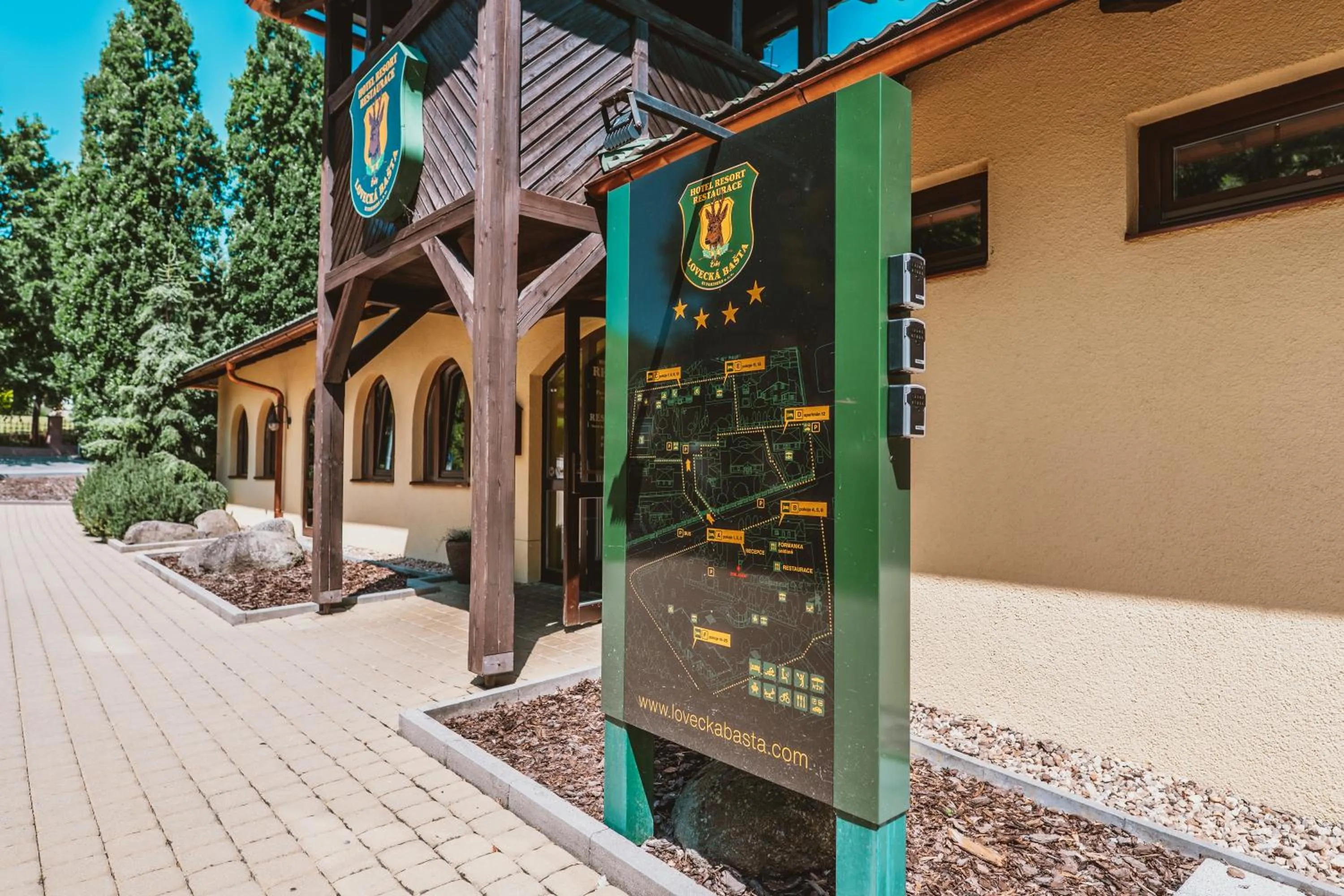 Property logo or sign in Hotel resort Lovecká bašta Strakonice