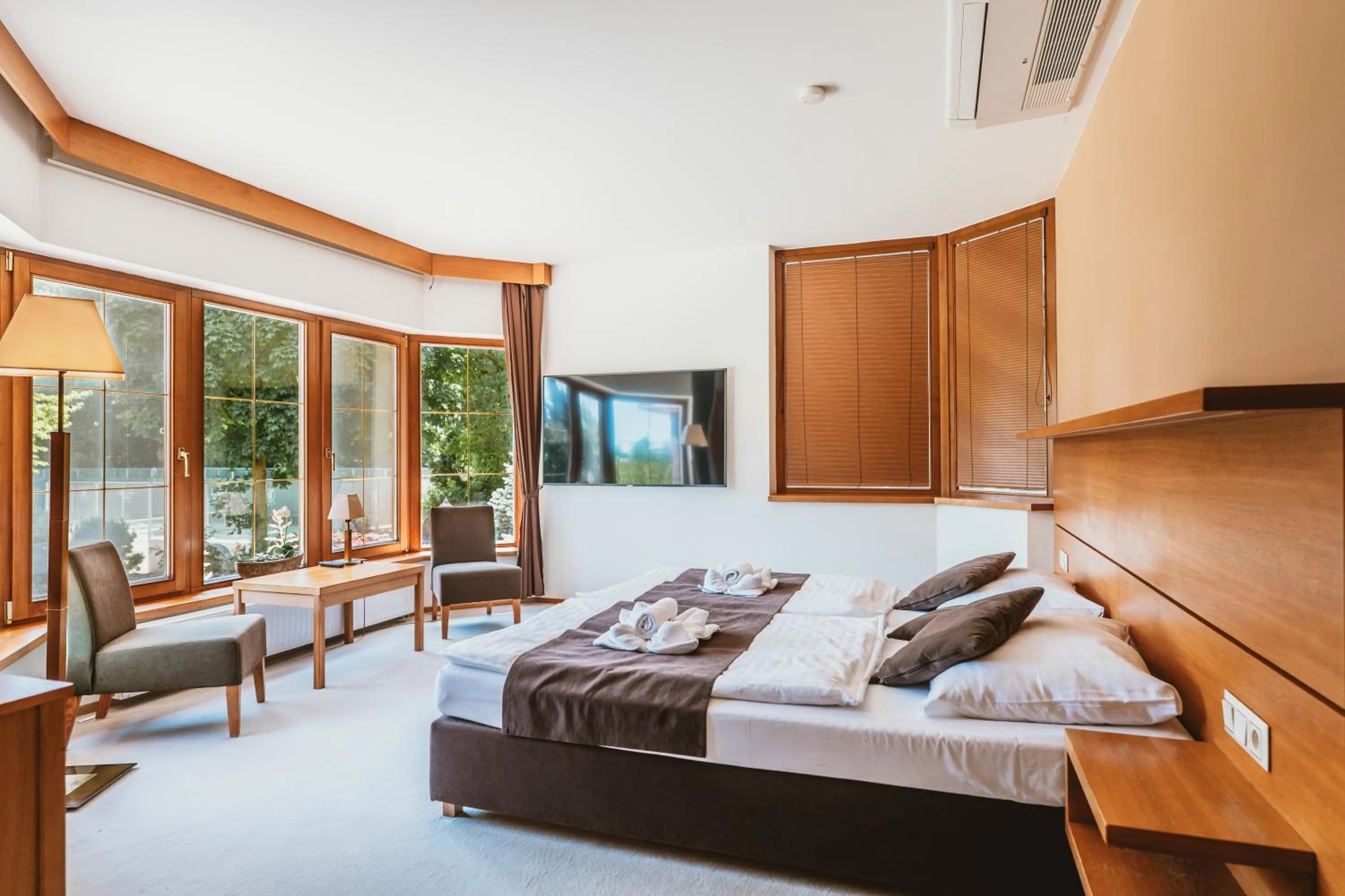 Bedroom, Bed in Hotel resort Lovecká bašta Strakonice