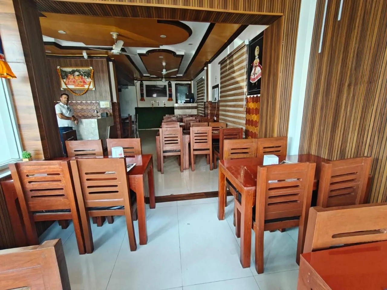 Hotel Kashmir Residency By Maa Sukrala Hotels and Resorts