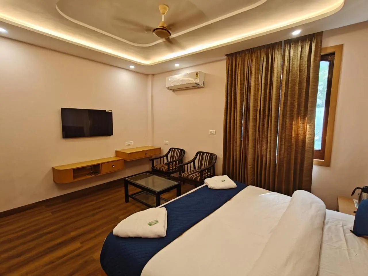 Bed in Hotel Kashmir Residency By Maa Sukrala Hotels and Resorts