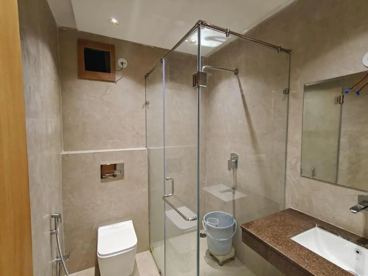 Hotel Kashmir Residency By Maa Sukrala Hotels and Resorts