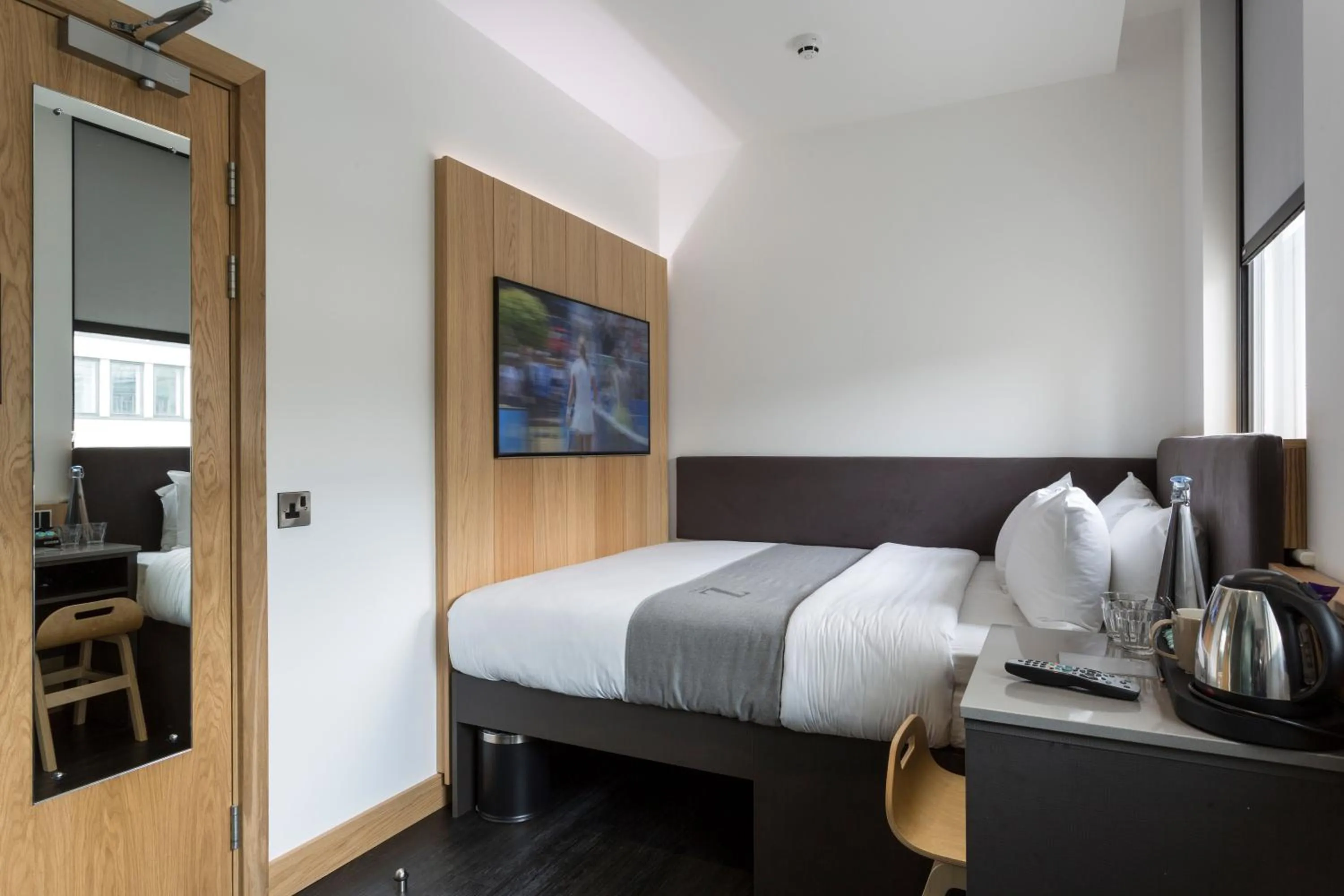 Day, Bed in The Z Hotel City