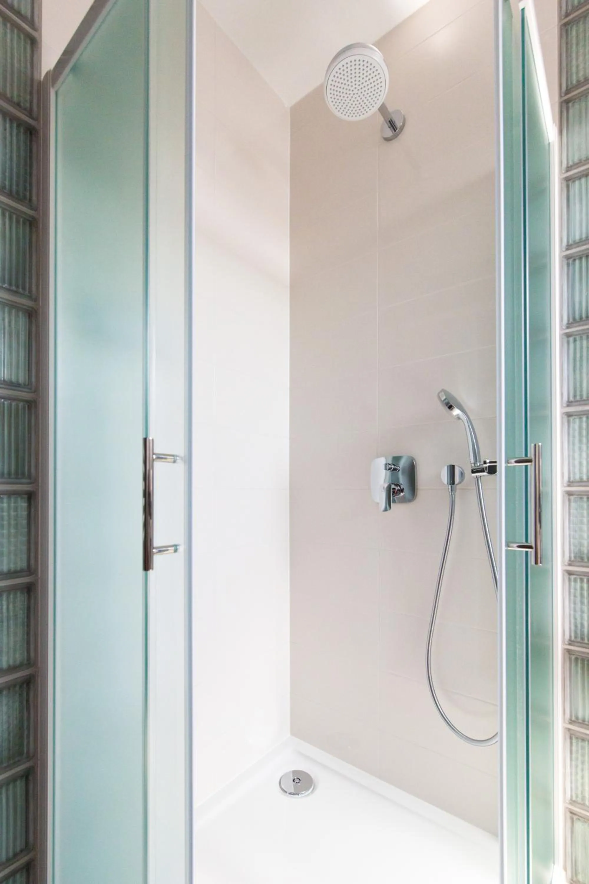 Shower in Tara Garden