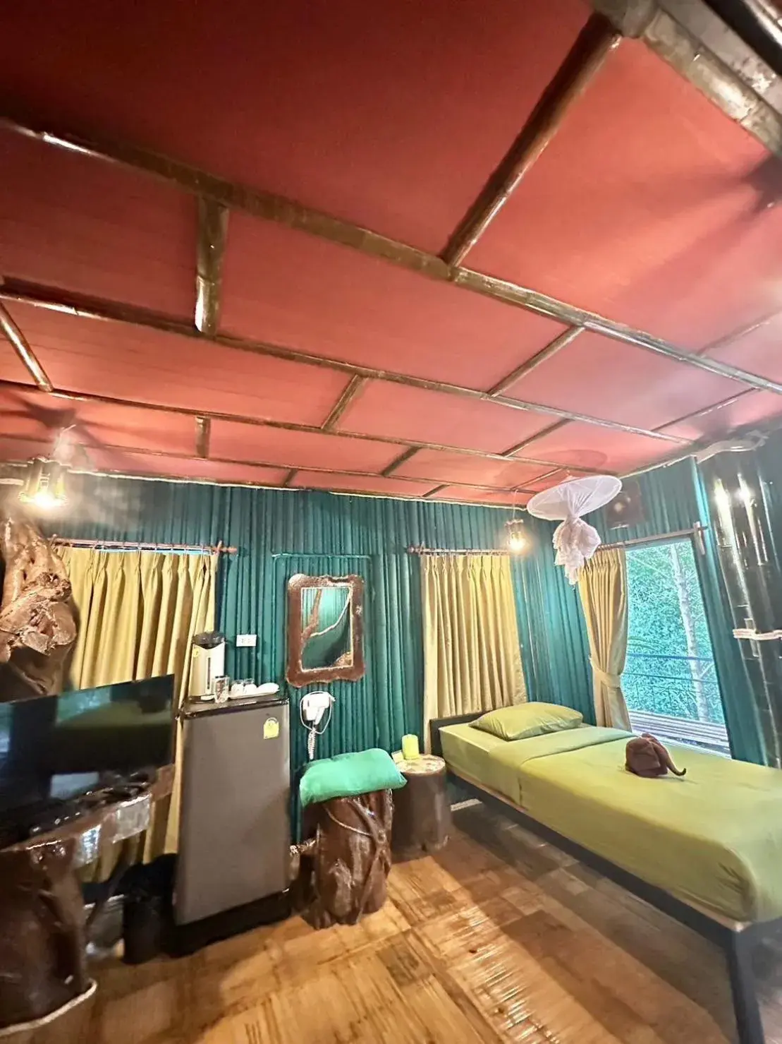 Bed in Khao Sok Tree House Resort Bed in Khao Sok Tree House Resort