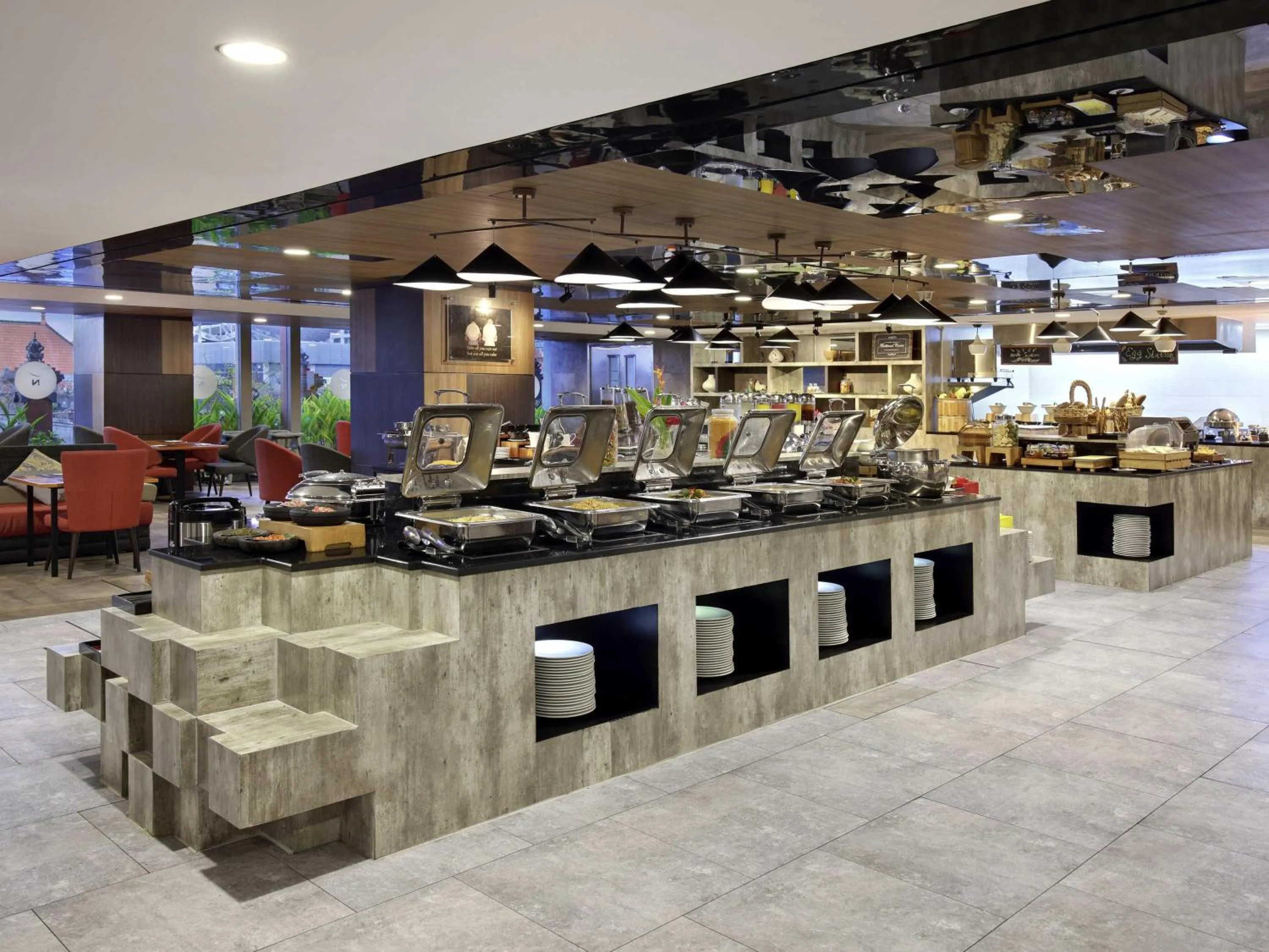 Restaurant/places to eat in Novotel Bali Ngurah Rai Airport