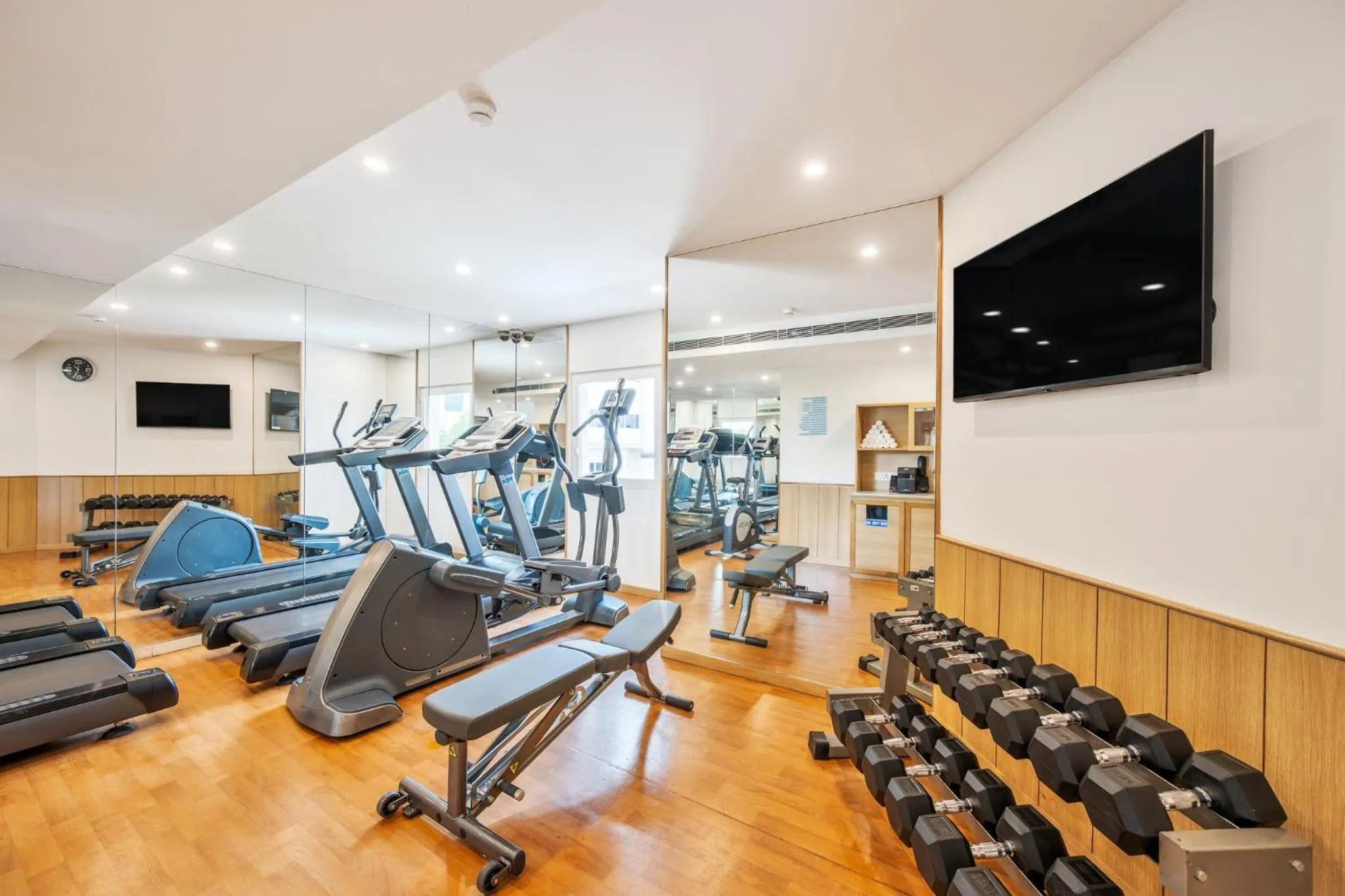 Fitness centre/facilities in Holiday Inn Express Hyderabad HITEC City by IHG