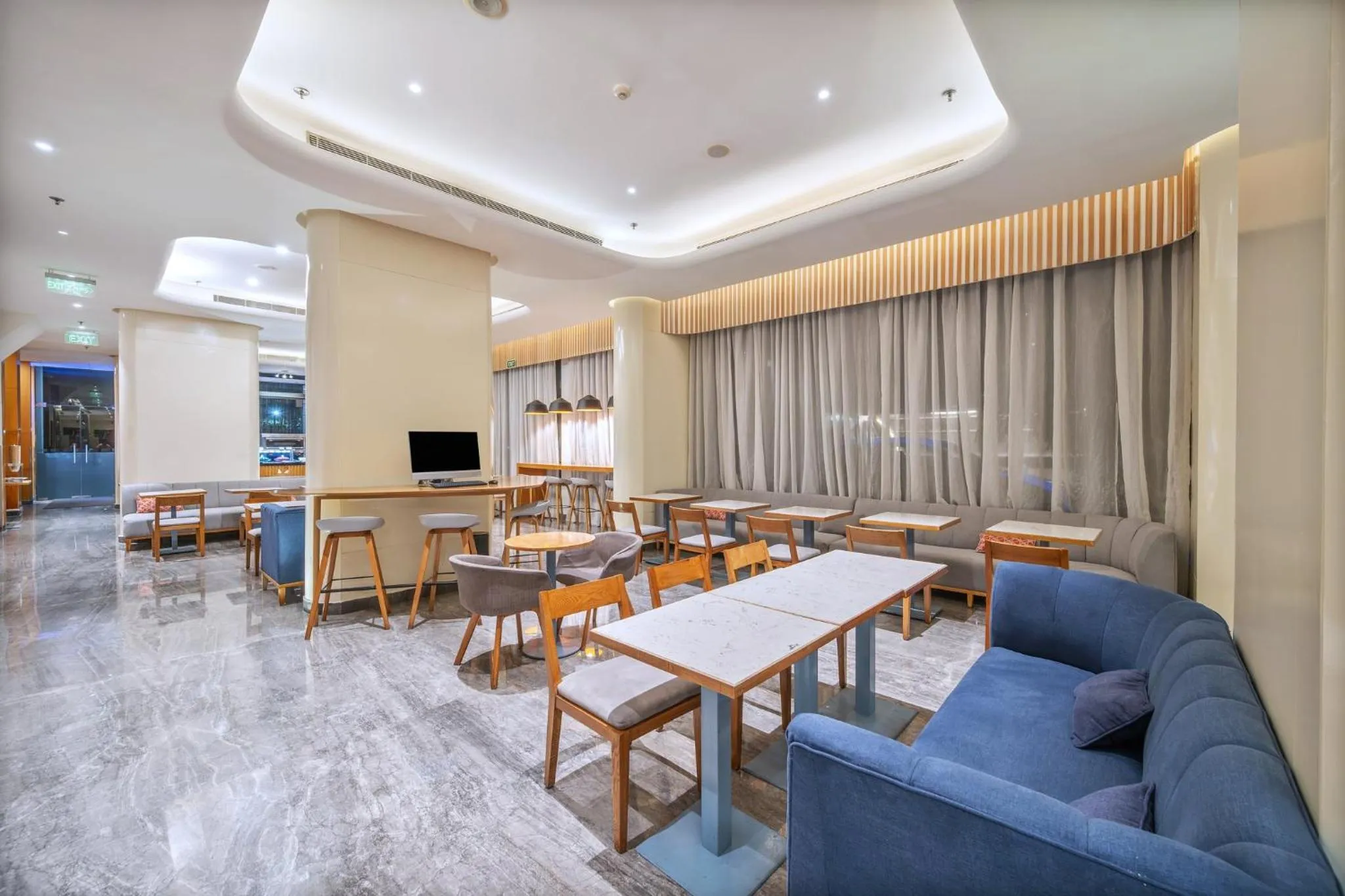 Restaurant/places to eat in Holiday Inn Express Hyderabad HITEC City by IHG