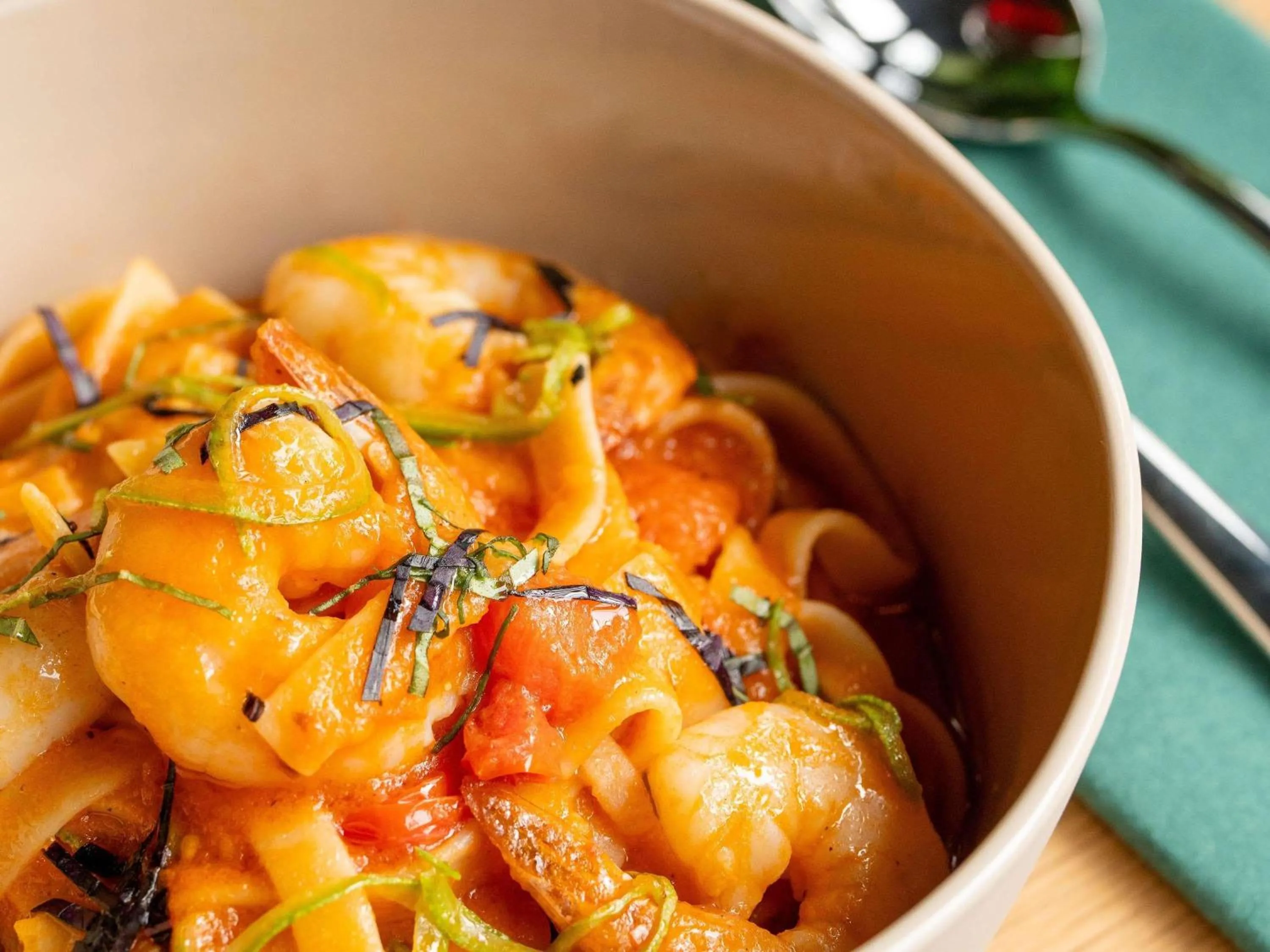 Restaurant/places to eat in Novotel Istanbul Bosphorus Hotel