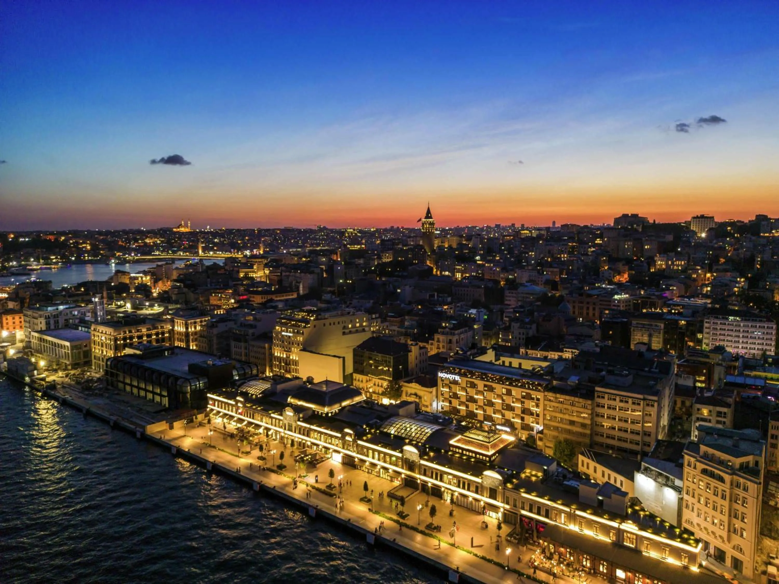 Restaurant/places to eat in Novotel Istanbul Bosphorus Hotel