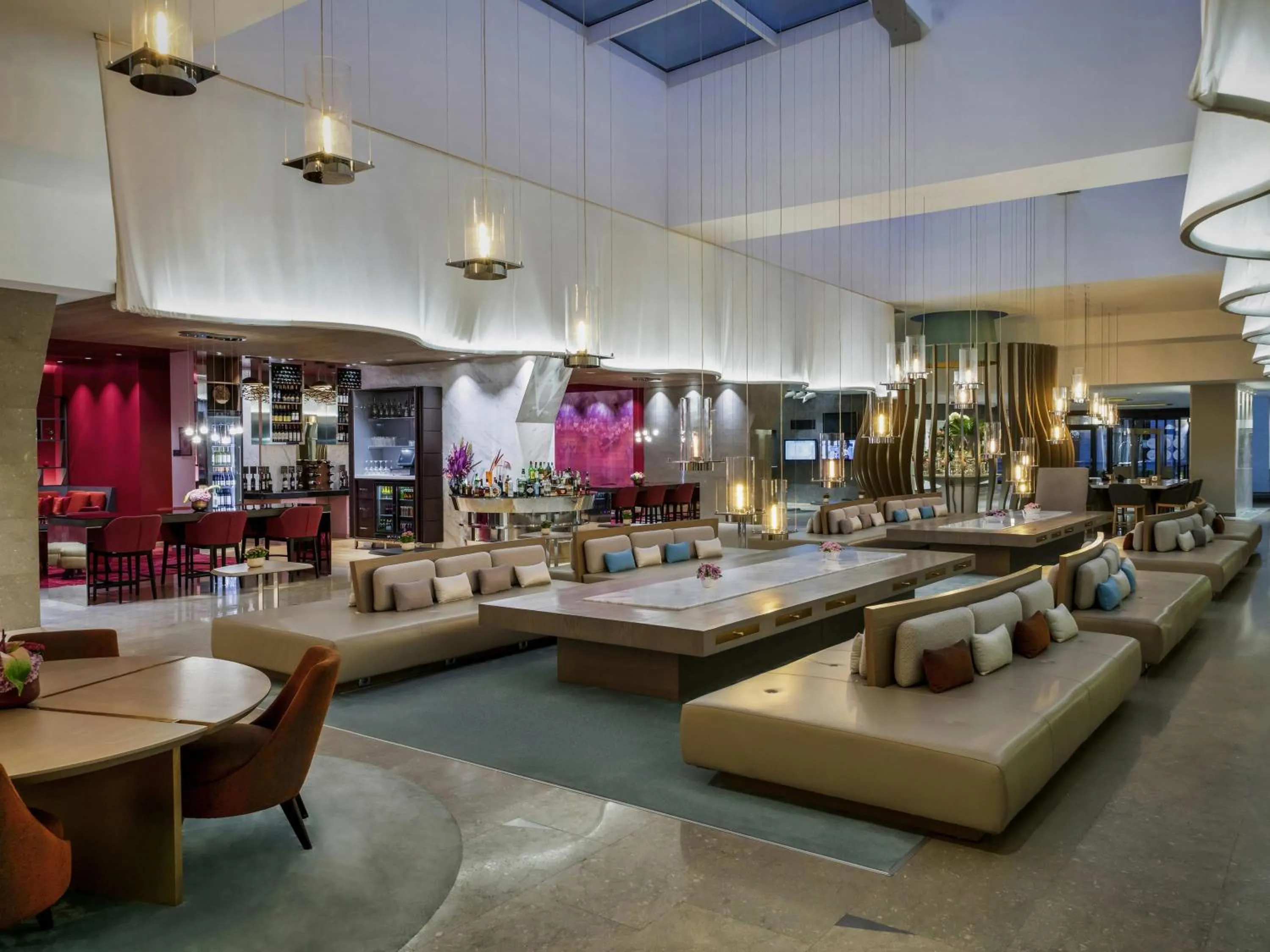 Restaurant/places to eat in Novotel Istanbul Bosphorus Hotel