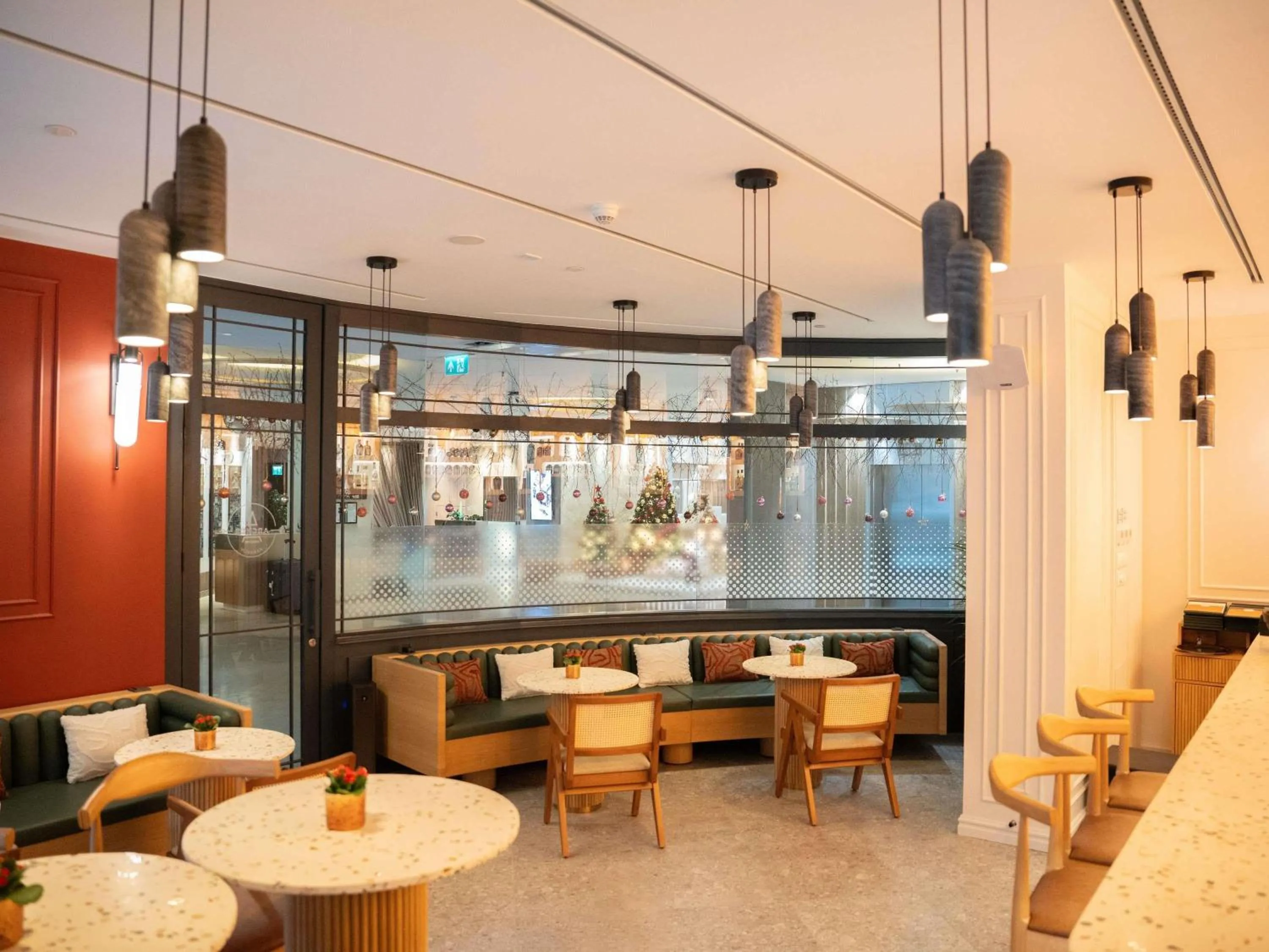 Restaurant/places to eat in Novotel Istanbul Bosphorus Hotel