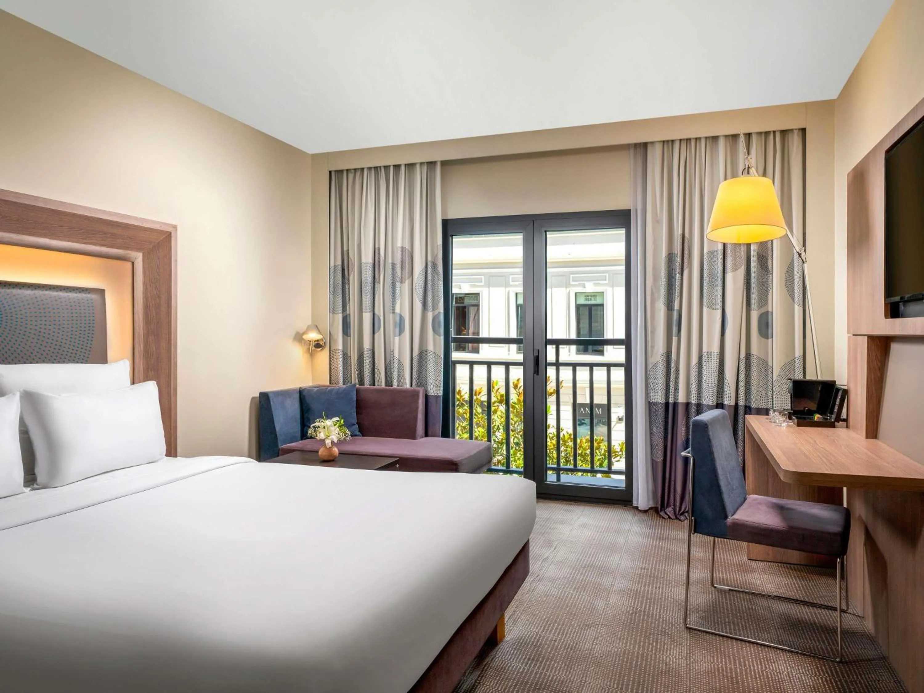 Bedroom, Bed in Novotel Istanbul Bosphorus Hotel