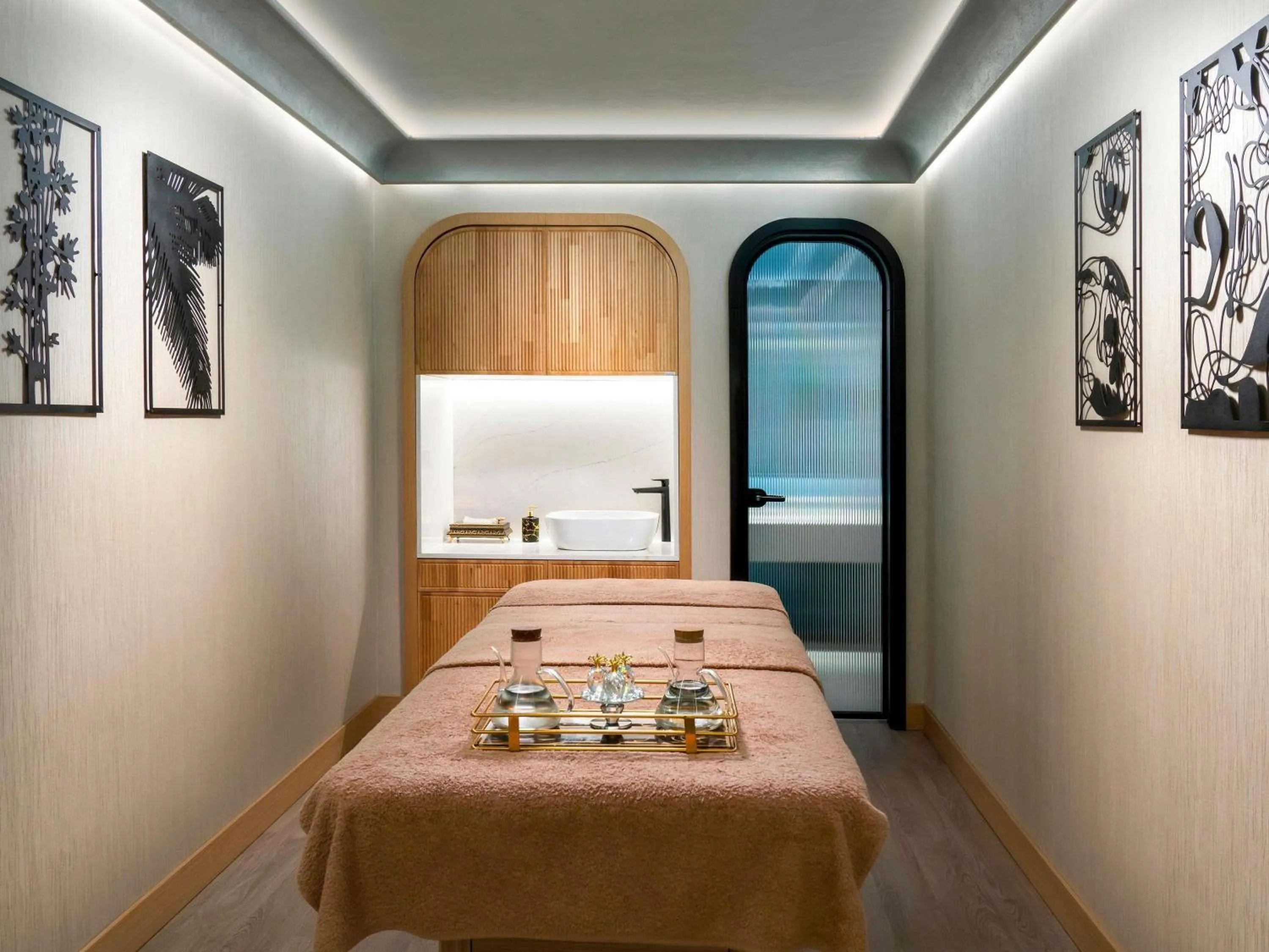 Spa and wellness centre/facilities, Bed in Novotel Istanbul Bosphorus Hotel