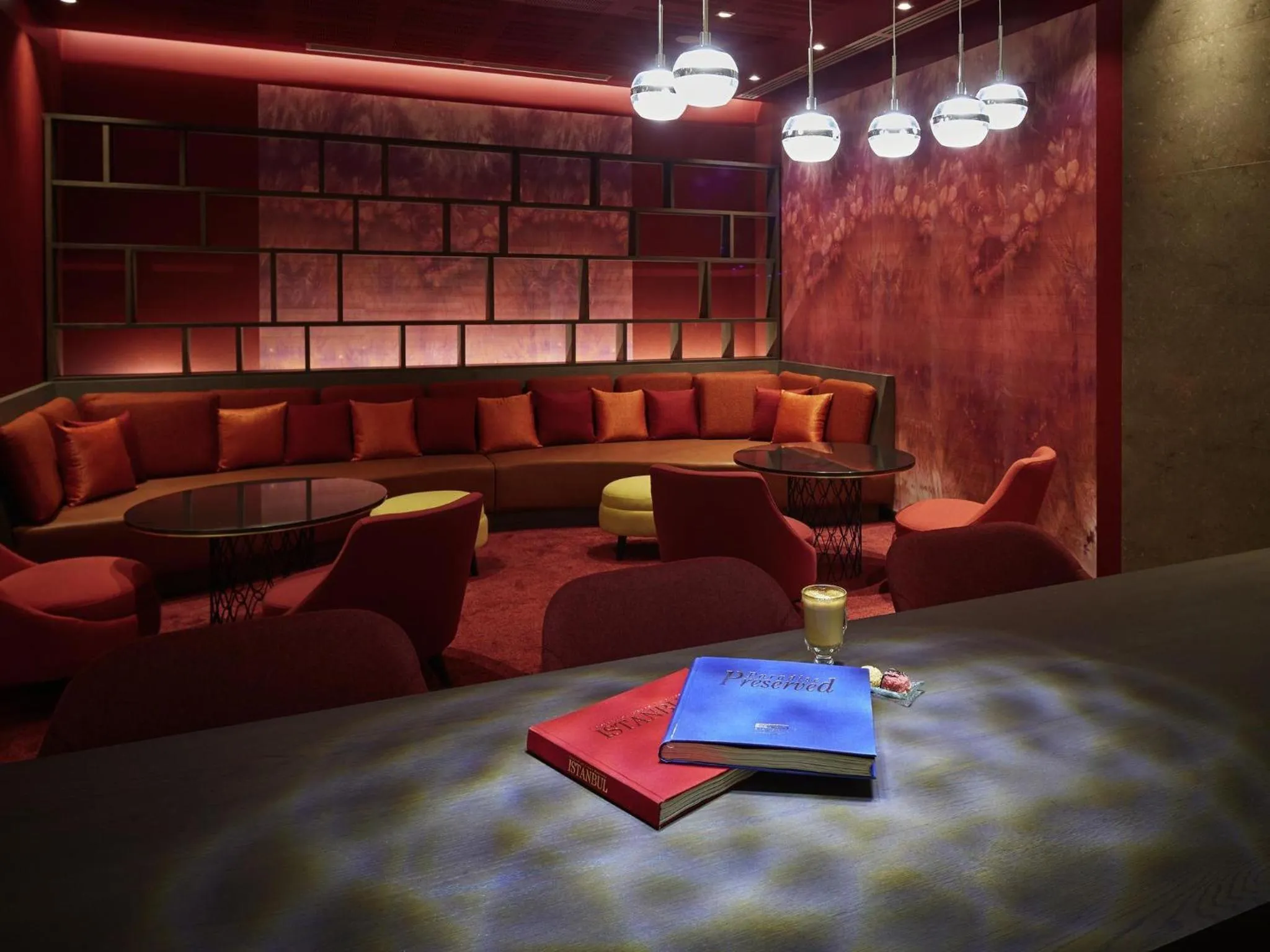 Lounge or bar in Novotel Istanbul Bosphorus Hotel